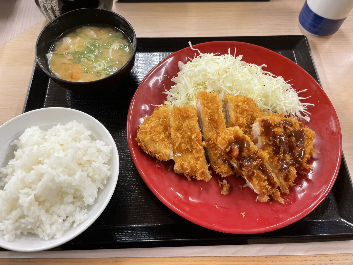 Toyotton's tweet photo. 7時から18時まで水のみで本日1食目のかつや🍚
腹減りすぎて沁みる
(我慢できず食べかけ) https://t.co/rAFa0ztoec
