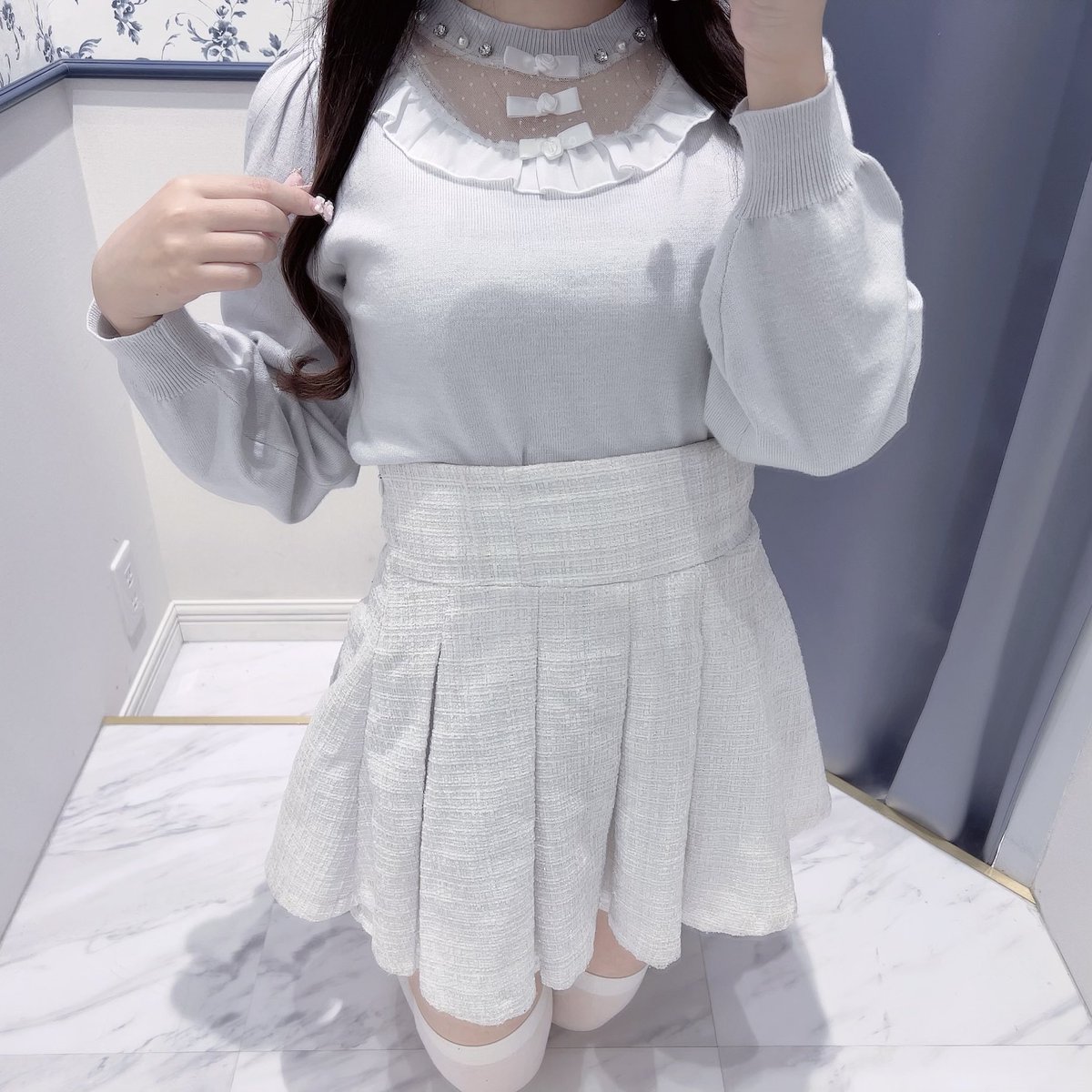 evelyn大阪店 ◻︎シフォンフリルニット ￥6,900 3連リボンとシアーな