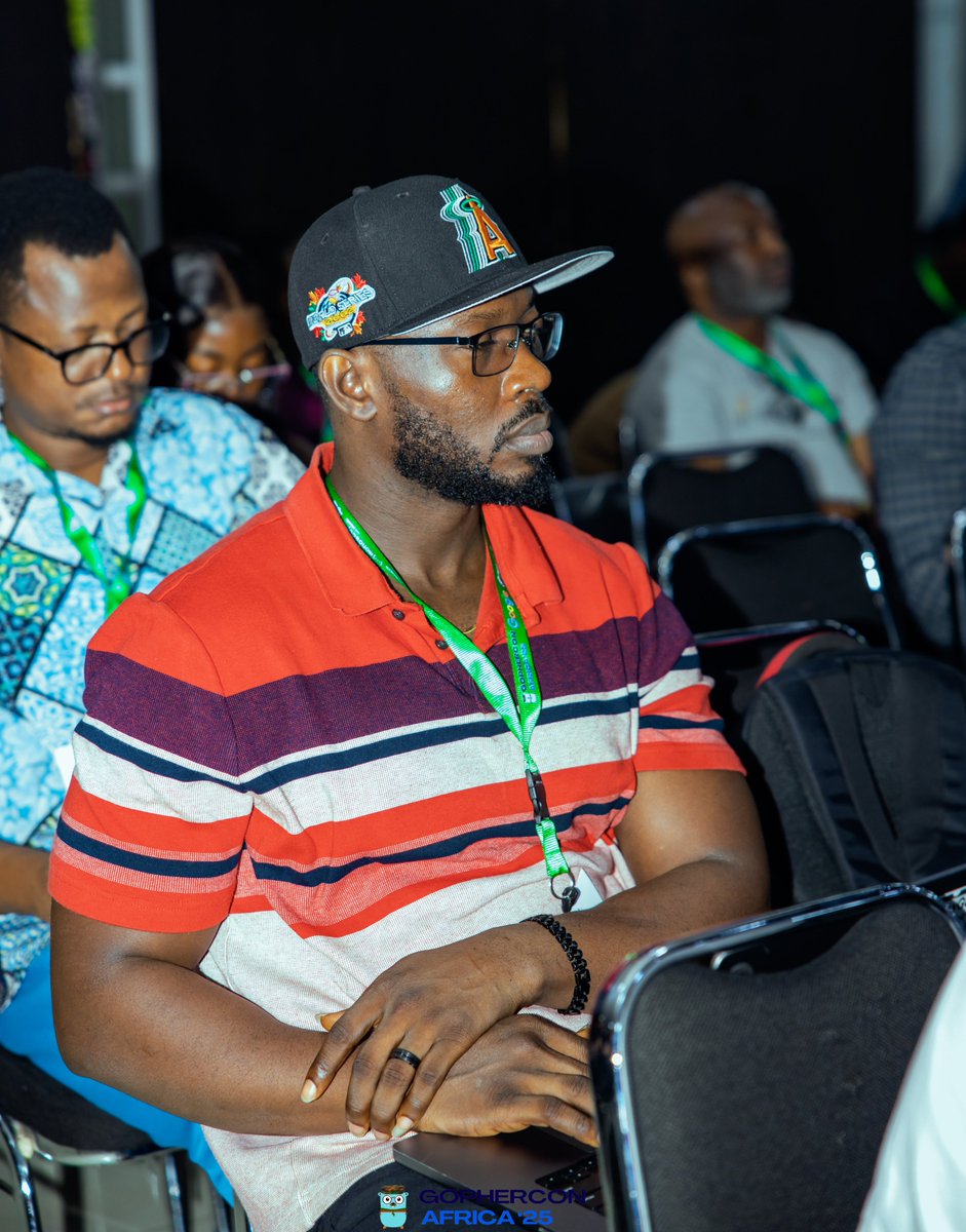 gophers_africa's tweet image. The room is locked in! 💻🔥
Everyone’s coding along with @alextrending  in the Go Testing Workshop. Pure focus, pure Gopher energy 🐹💙
#GopherConAfrica #GoLang #Testing #Gophers #GopherConAfrica2025 #gca25