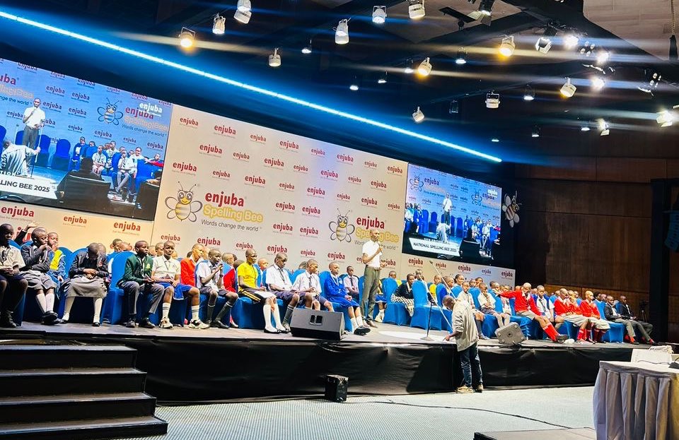 Shifframarvins1's tweet photo. Judge: Your third word is “zimocca”

Speller: Alternative pronunciation

Speller: origin? 

Judge: New Latin 

Me: 😱🙆‍♀️

#SpellingBeeUg #RoadToNationals https://t.co/J45cPGq4ze