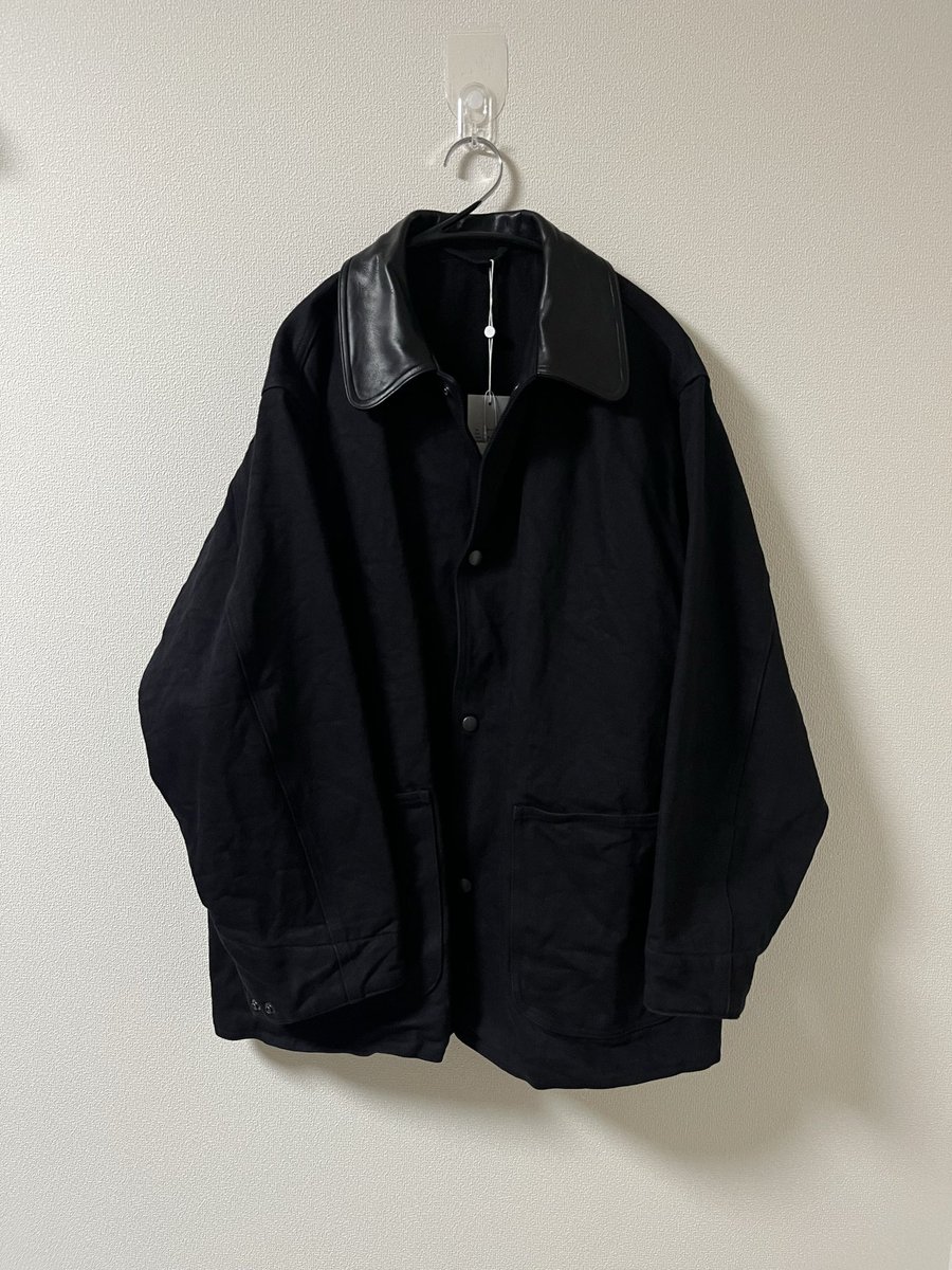 asastist's tweet image. デニム/レザー ワークジャケット
モールスキンニータックパンツ

各所の声に触発され、自分も襟レザー祭りに参加してしまいました。

やはりこの宗教染みた"黒"が最高です。

#COMOLI
#コモリ