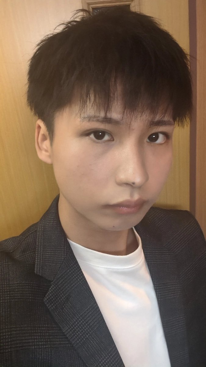 WooPerMk2's tweet photo. <プロローグ>
エーペックスプレデター世界1位がリアルプレデター世界1位を目指す物語1日目😆
とりあえずメンズメイクしてみた！新しい服着てみた！リプ、アドバイスください！
いっぱい服買ったからちまちま更新していきます！🤗 https://t.co/HuFeTDVTEQ