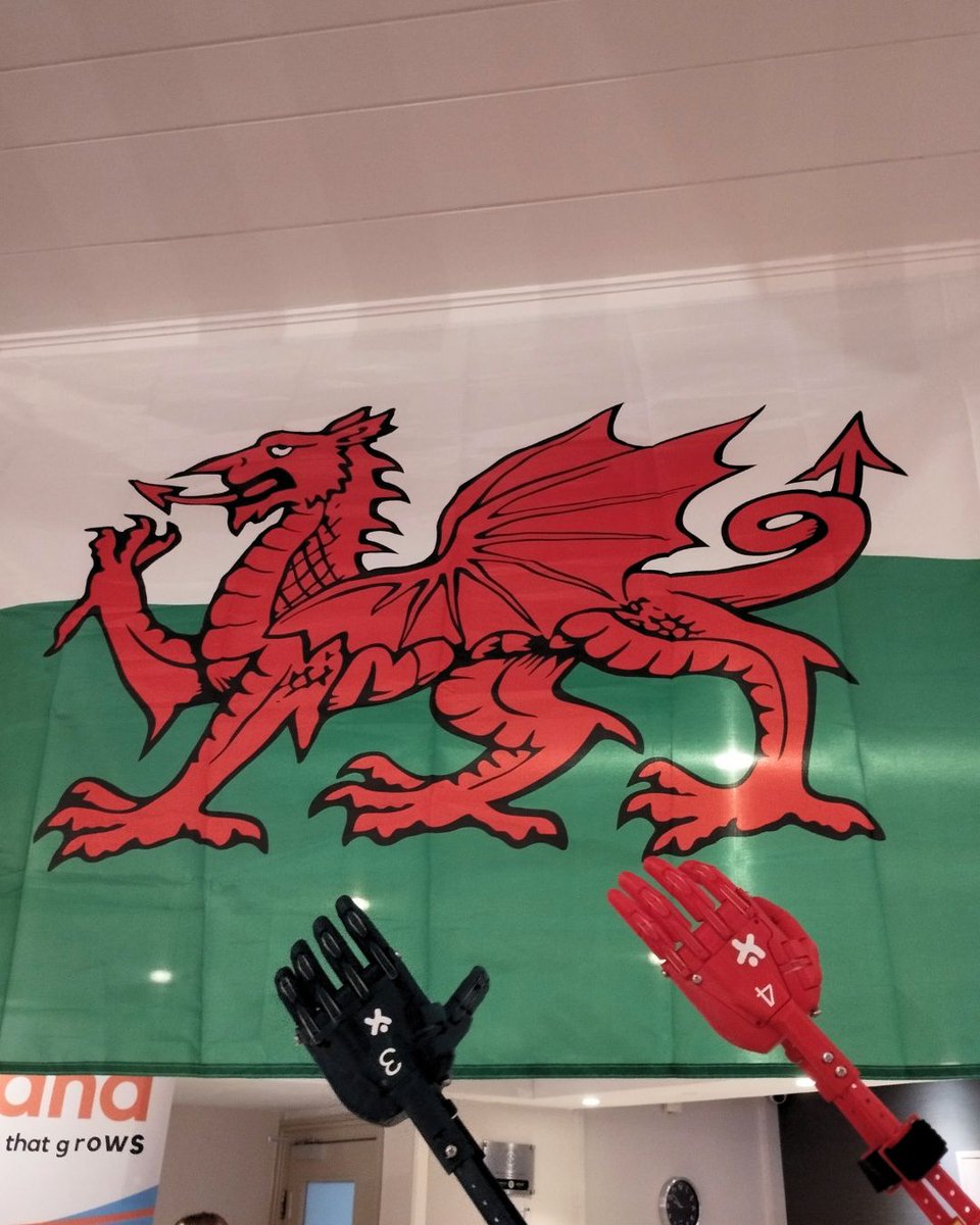 We had an incredible time at the REACH Annual Family Weekend in beautiful Wales, meeting amazing families and seeing so many kids try out the ExpHand 💪✨ 

Pablo, our mascot, got plenty of pets and fist bumps too! 😆 

#REACHFamilyWeekend #ExpHandProsthetics #InnovationForGood