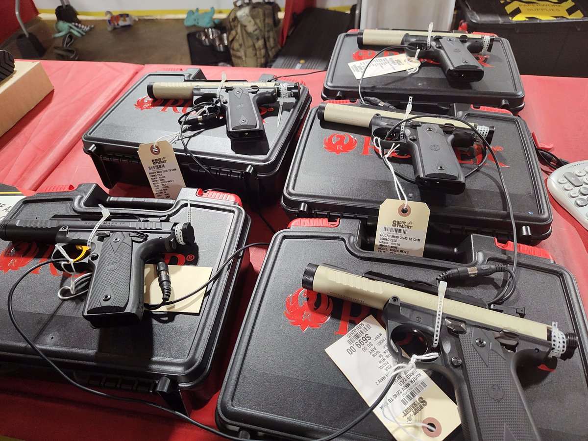 RedWolf_19's tweet photo. Any @Ruger_Firearms fans?
#sideshot #Saturday #rangeday #guns #gunnut #Jeepfun https://t.co/oGzWvTWjdx