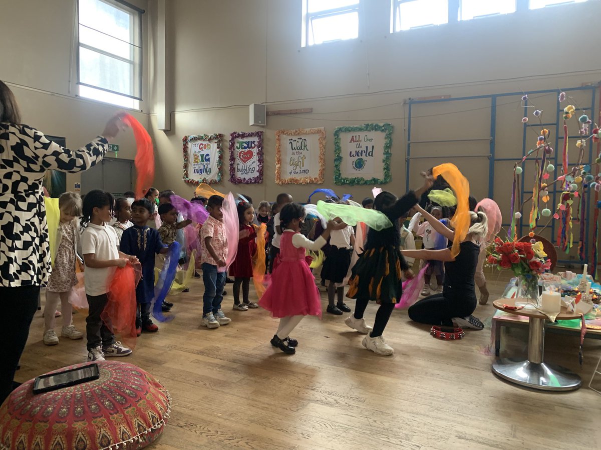 A beautiful Diwali assembly from early years 🪔