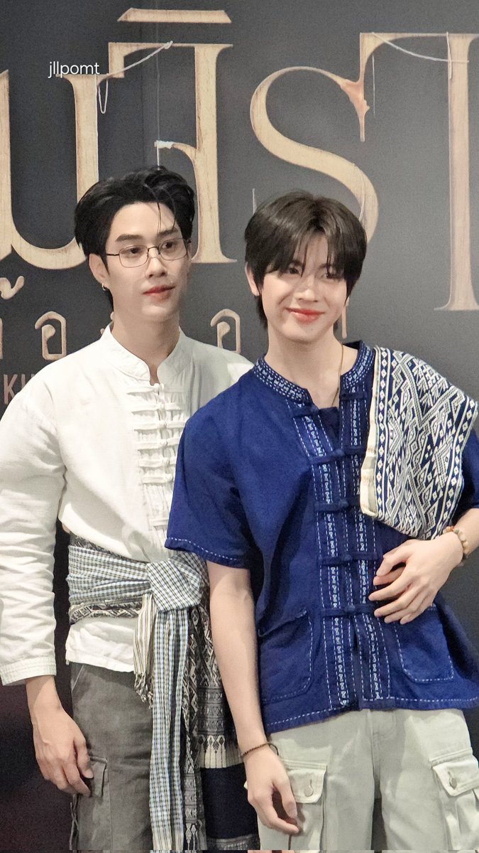 meltkhrr's tweet image. มือคนพี่บนเอวน้อง ฮือ เอวเหมาะมือมากกกกใครอยู่ได้ก็อยู่ไป ส่วนเราขอตายอยู่ตรงนี้ ㅜㅜ 
         #เขมจิราต้องรอดseries ♡
—🌷#เติ้ลเฟิร์สวัน — #TleFisrtone