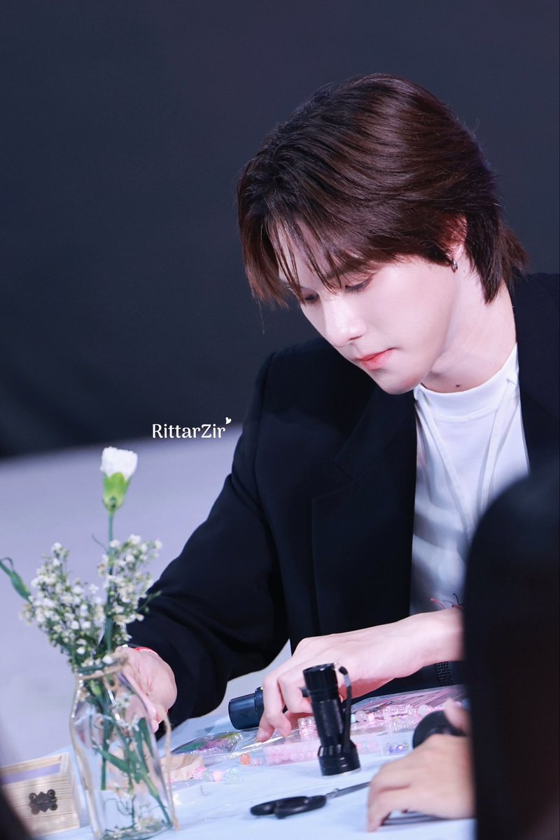 Happy_Honey_JR's tweet image. ความงดงามจากภายในสู่ภายนอกหน้าตาเหมือน นานิ ทุกท่วงท่าอิริยาบถ น่ามอง น่าเอ็นดูไปซะหมด สวยจนอธิบายไม่ถูกแล้ว เป็นผู้ชายที่หล่อจนสวย ใครเห็นก็คงตกหลุมรักได้ง่ายๆ
#hirunkit_ @Hirunkit_