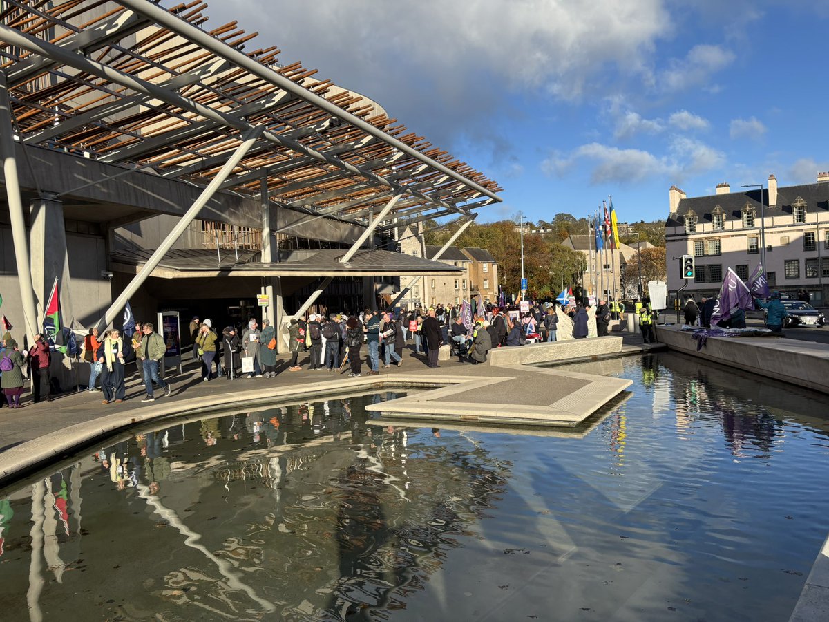 UnityConsults's tweet image. Crowds gathering to say #ScotlandDemandsBetter