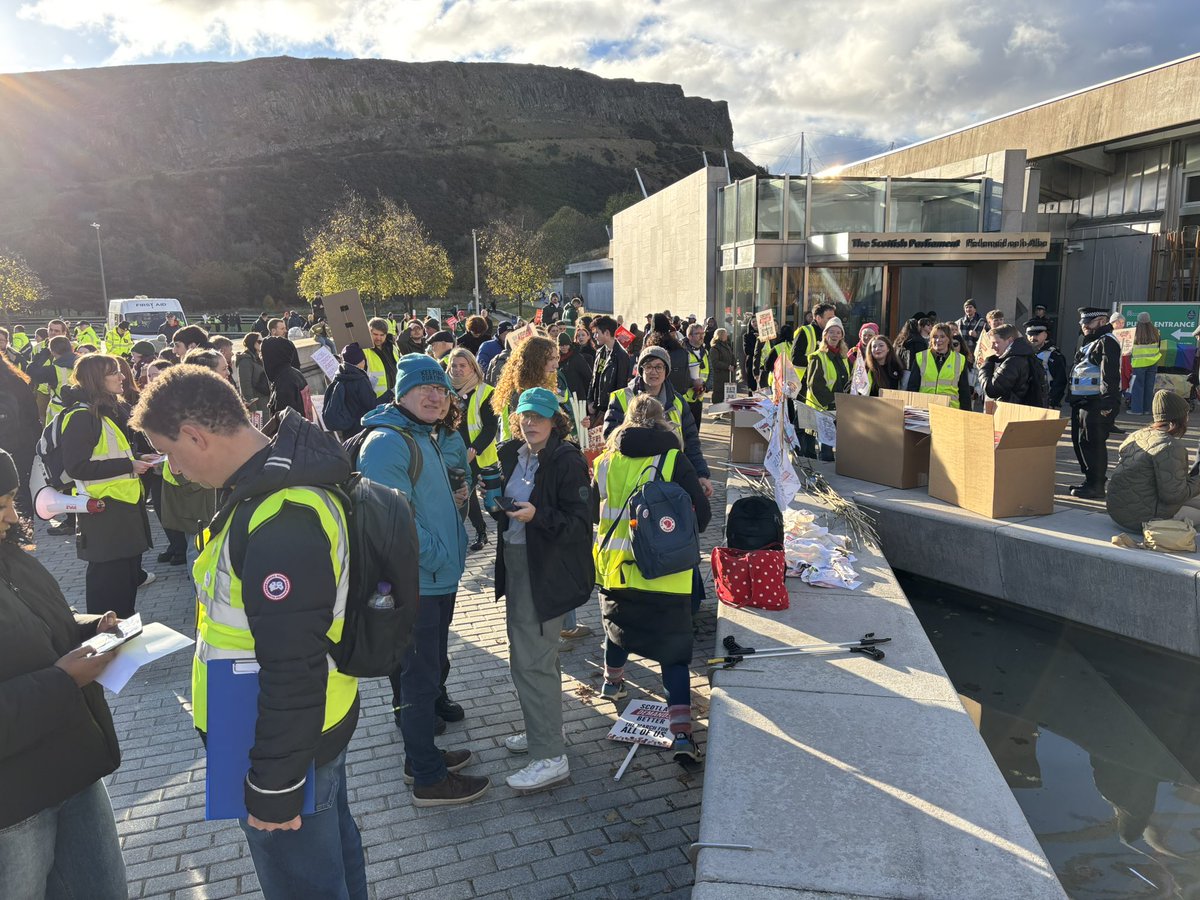 UnityConsults's tweet image. Crowds gathering to say #ScotlandDemandsBetter