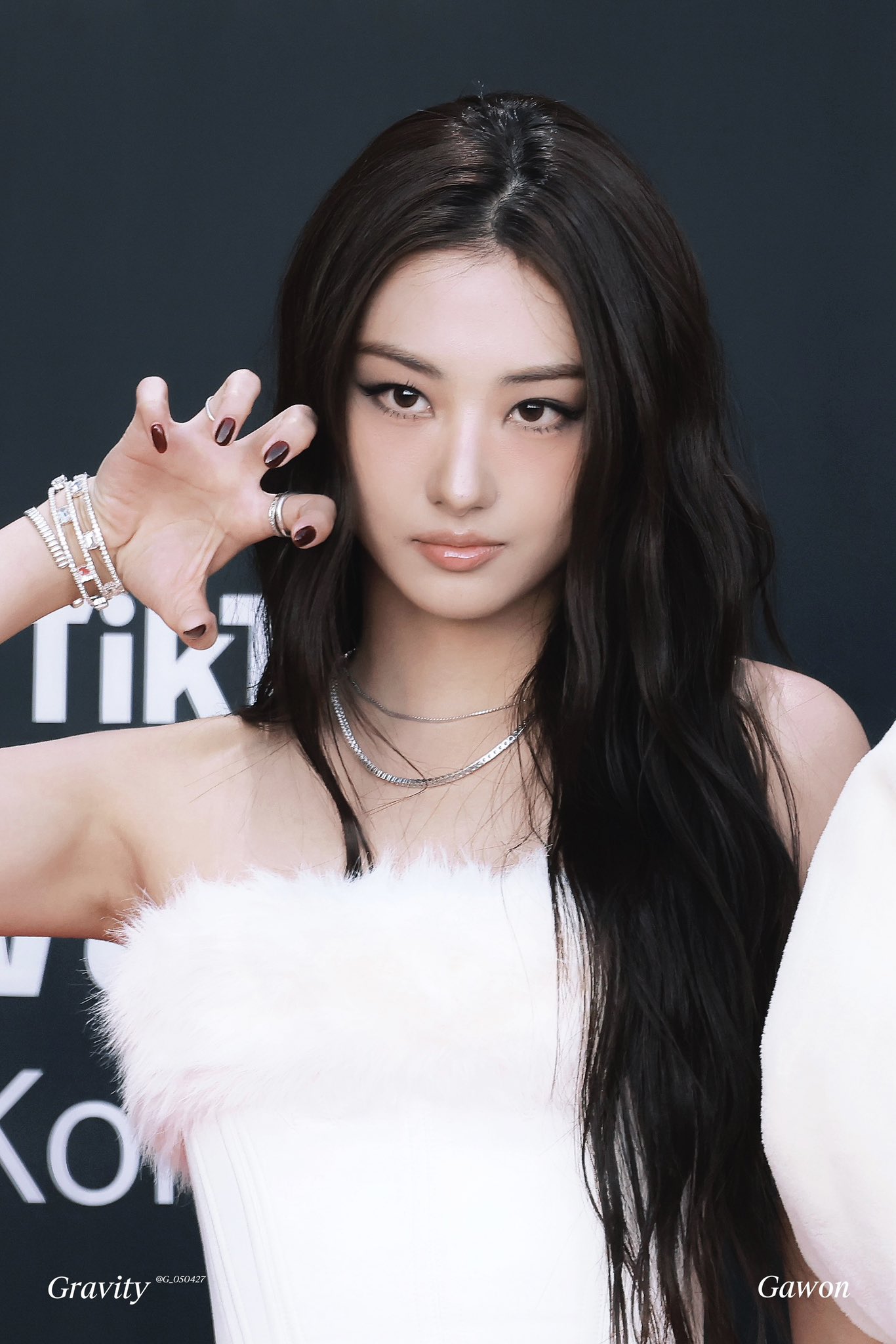 G4GJZcDXYAAchyG?format=jpg&name=large