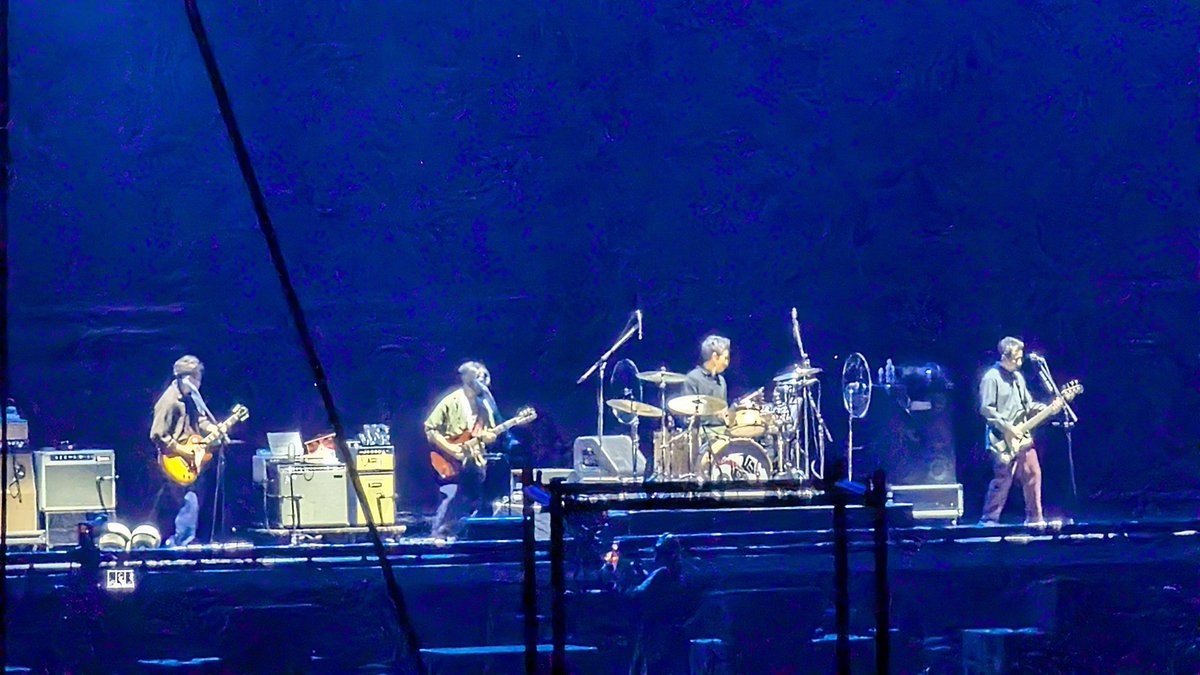 アジカン最高でした
Oasis待機