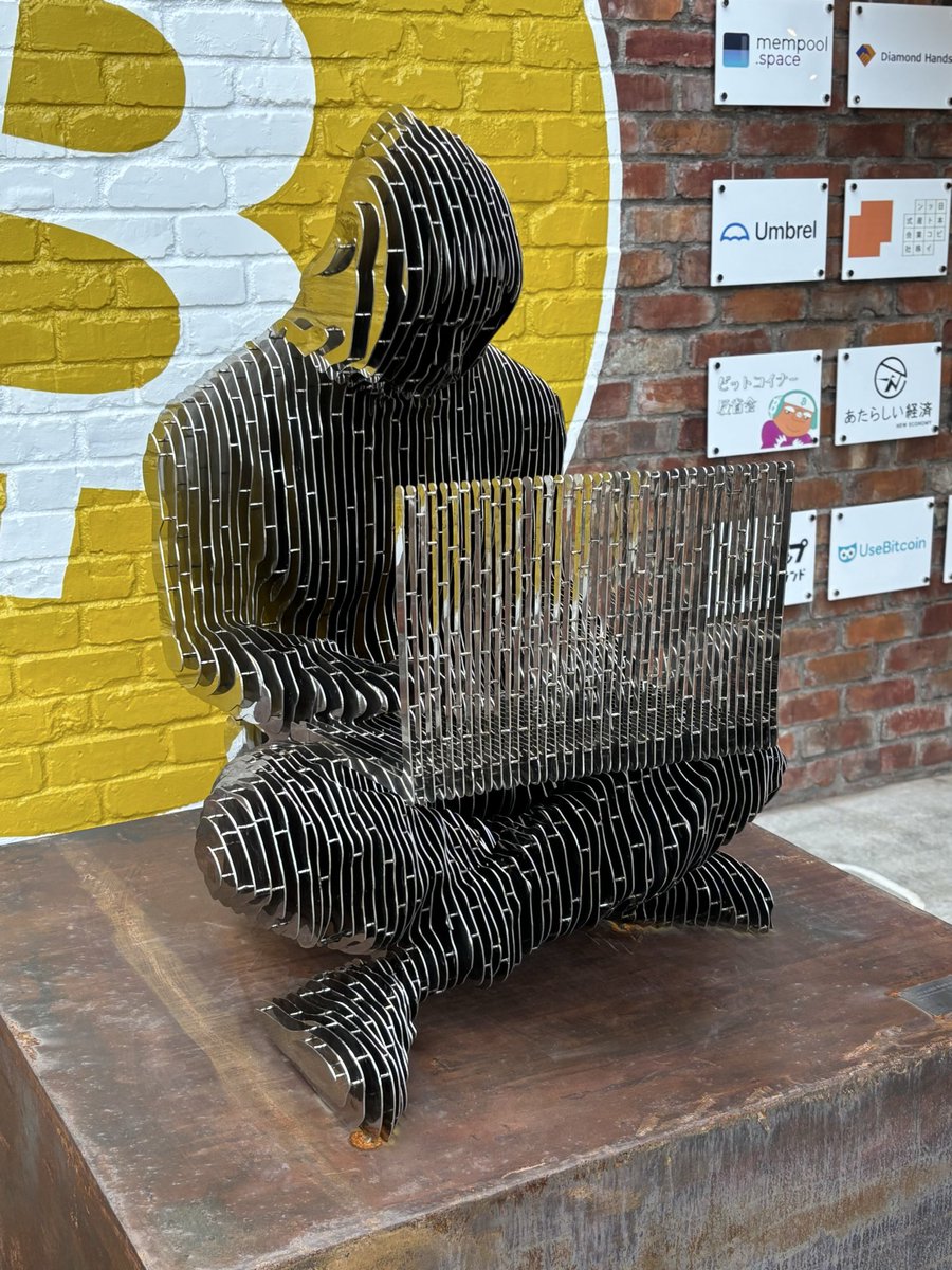 CodingInLondon's tweet image. Paid a visit to Tokyo Bitcoin Base @TBB_EN for the 2nd time this year.
Thanks @seiitiarata for taking me around the building and the good conversation.
Now there is a shop selling T-shirts, coffee mugs and hardware wallets.
A bunch of events are planned too…