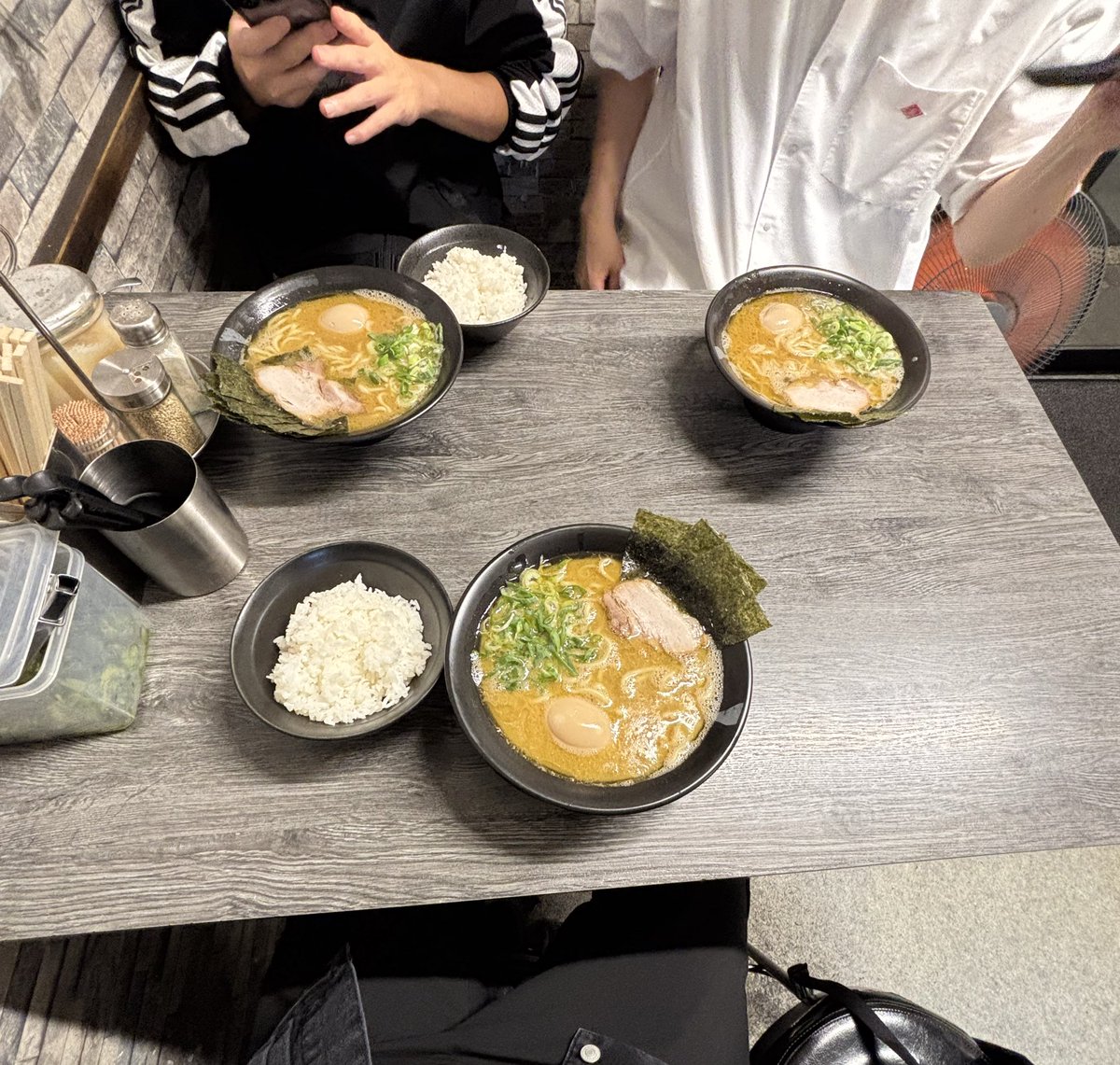 kakusho0908's tweet photo. ベスト8の人からご馳走でした https://t.co/DSlvfFz7wB