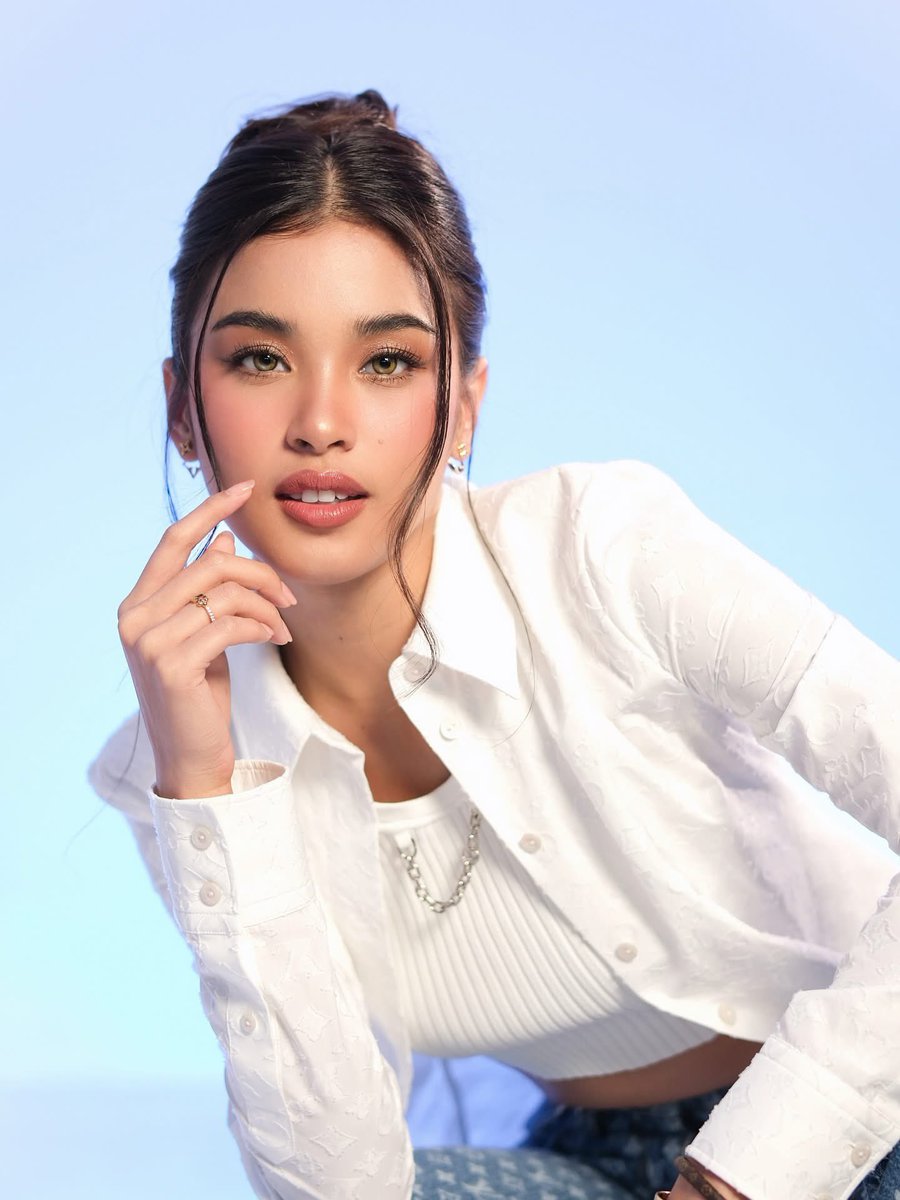 Retweet if you believe #ShuveeEtrata deserves ALL the love!!

ISLAND ATE SHUVEE