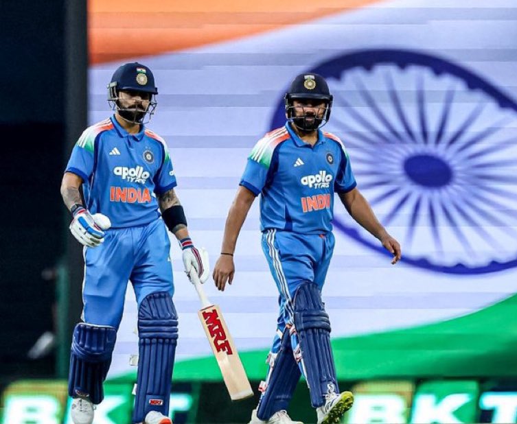 किताबों पर धूल जम जाने से
कहानियां ख़त्म नही होती ! ❤️