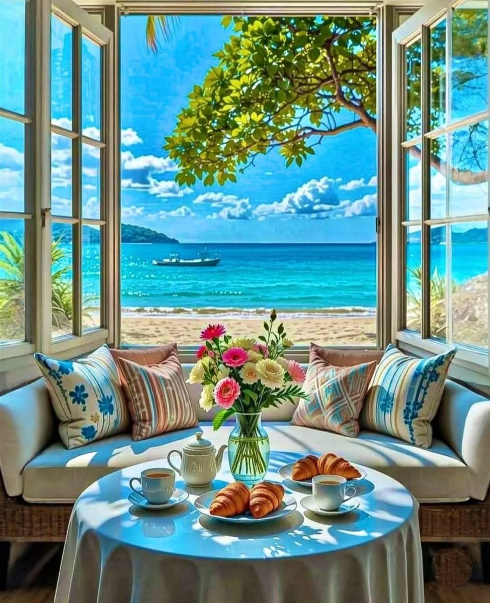 ______

Her yaşta aynı pencereden
Farklı gözlerle
bakarmış insan!..

_______