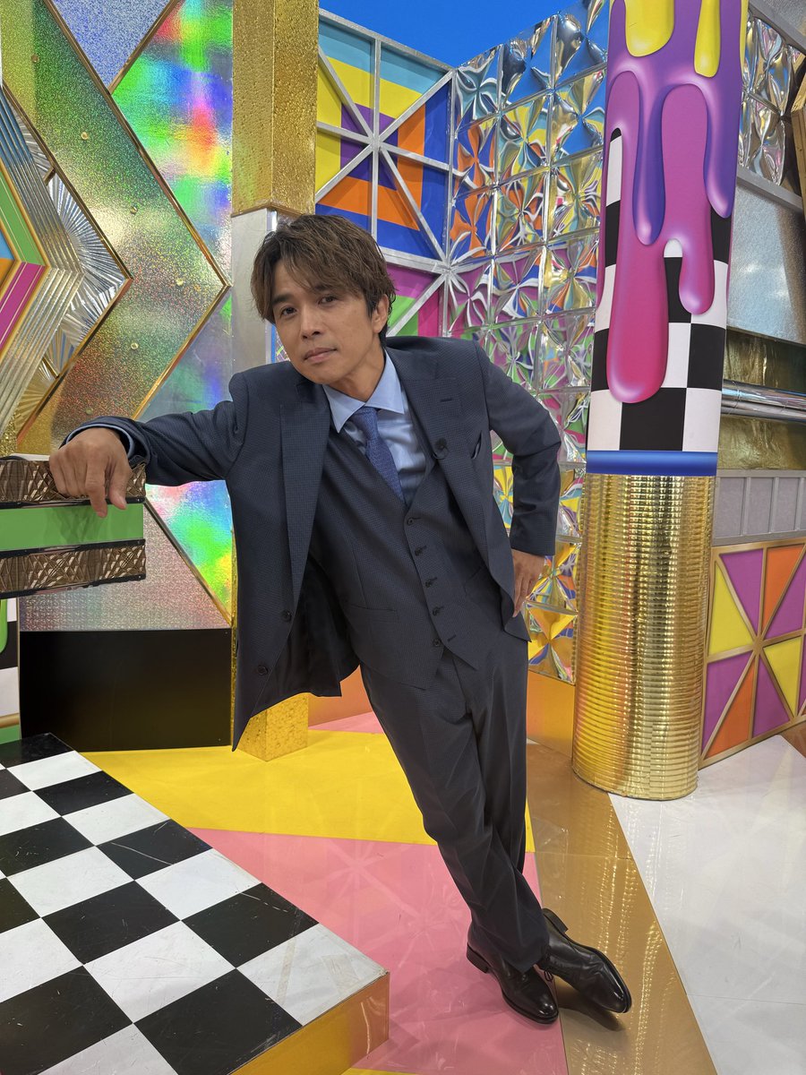 明日15時30分から〜！！
参加型のクイズ番組です！
ご家族でも、ひとりでも一緒に考えよう！熱くなるよ〜！！
#どーぞ

井ノ原

#トニセン
#即決シロクロ