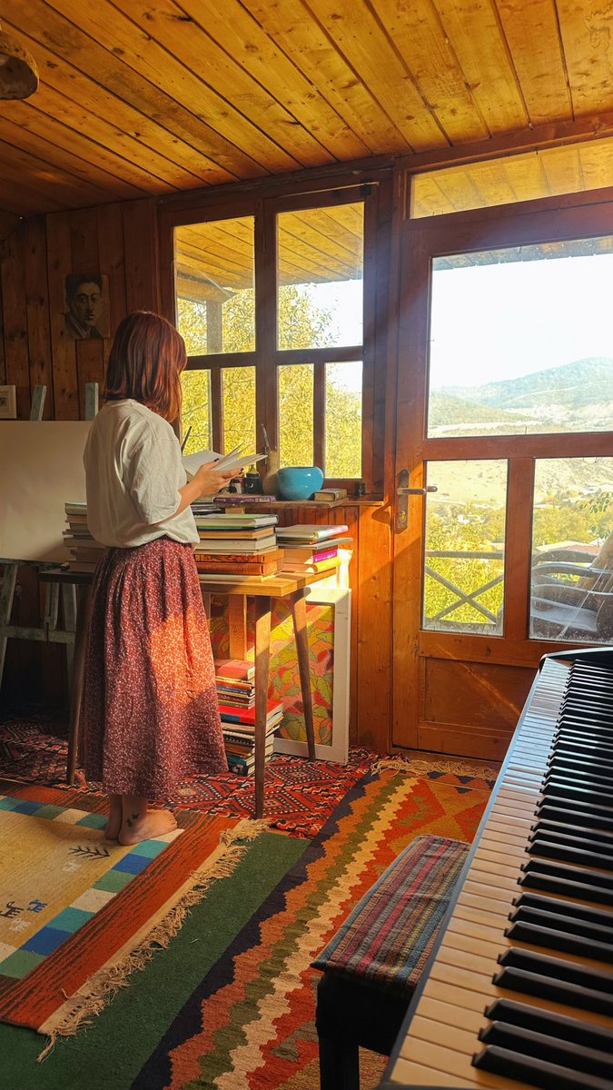 1trnm1's tweet image. در حال زیستنم نه زندگی کردن