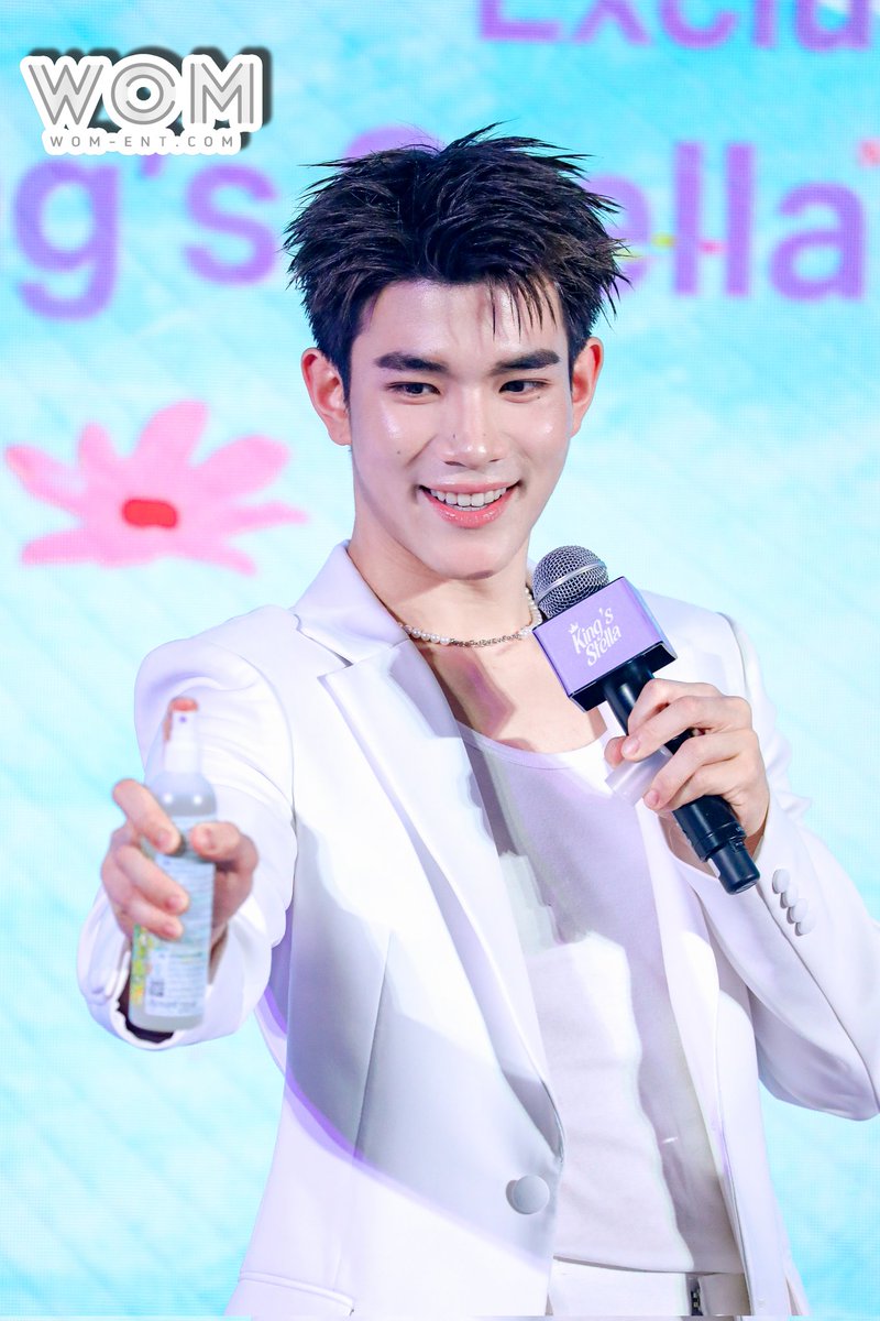 " โฟร์ท ณัฐวรรธน์  " ร่วมเนรมิตทุ่งดอกไม้กลางกรุง ในงาน " King's Stella Feel the Bloom "

FEEL THE BLOOM WITH GEMINI FOURTH

#KingStellaxGeminiFourth  
#Kingstella #FeelTheBloom
#โฟร์ทณัฐวรรธน์  #Fourthnattawat