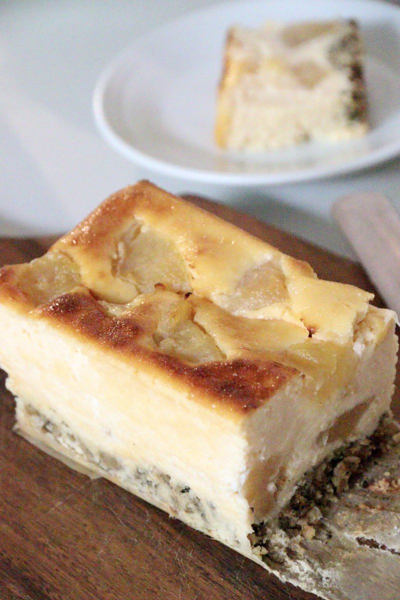 やさしさたっぷりの、色々自家製林檎の甘酒チーズケーキ。大満足。