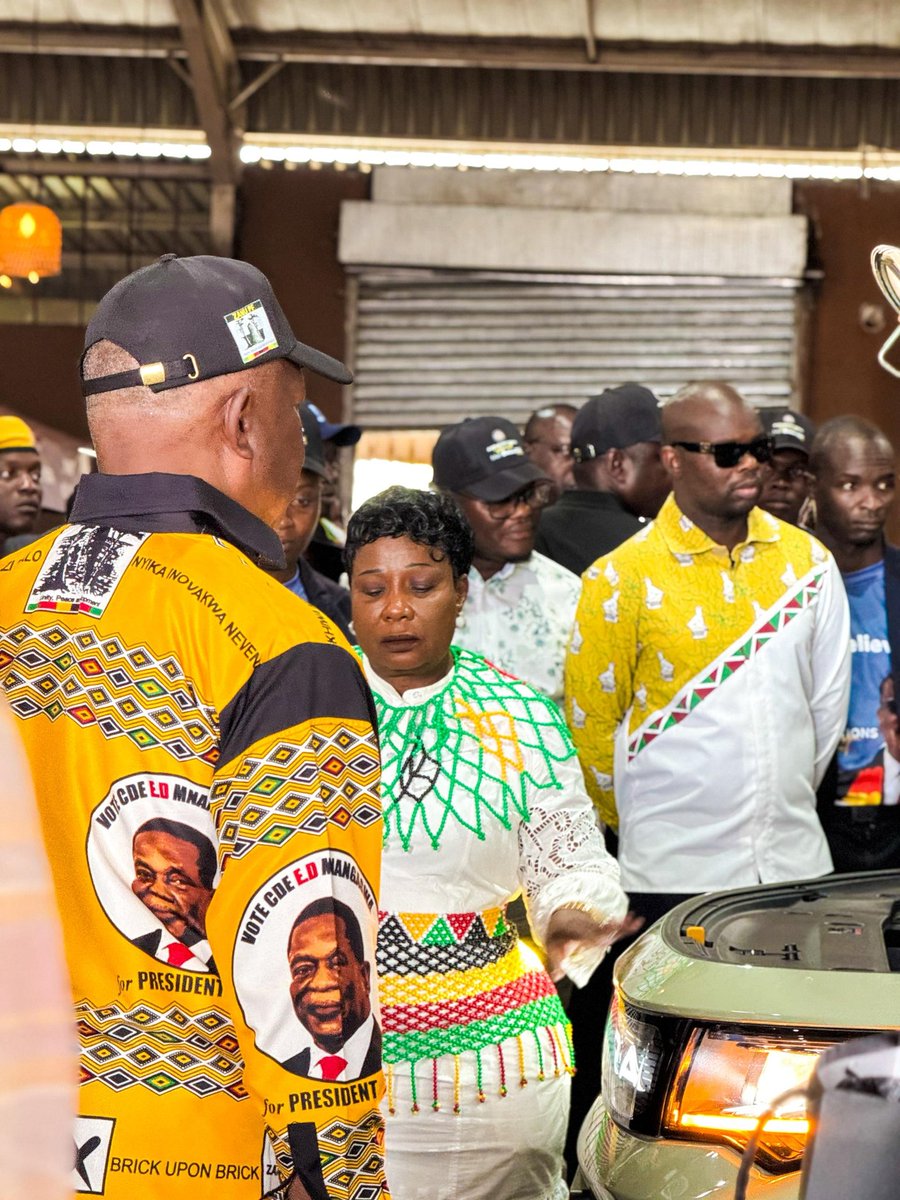 sekuruNehandah's tweet image. 🇿🇼 A Day of Unity and Strength!
His Excellency President Emmerson Dambudzo Mnangagwa leads the nation in commemorating SADC Anti-Sanctions Day at the Heritage Village, Harare. 💪🏾
#ZimSanctionsMustFall #Resolution1 #ED2030 #SADCUnity