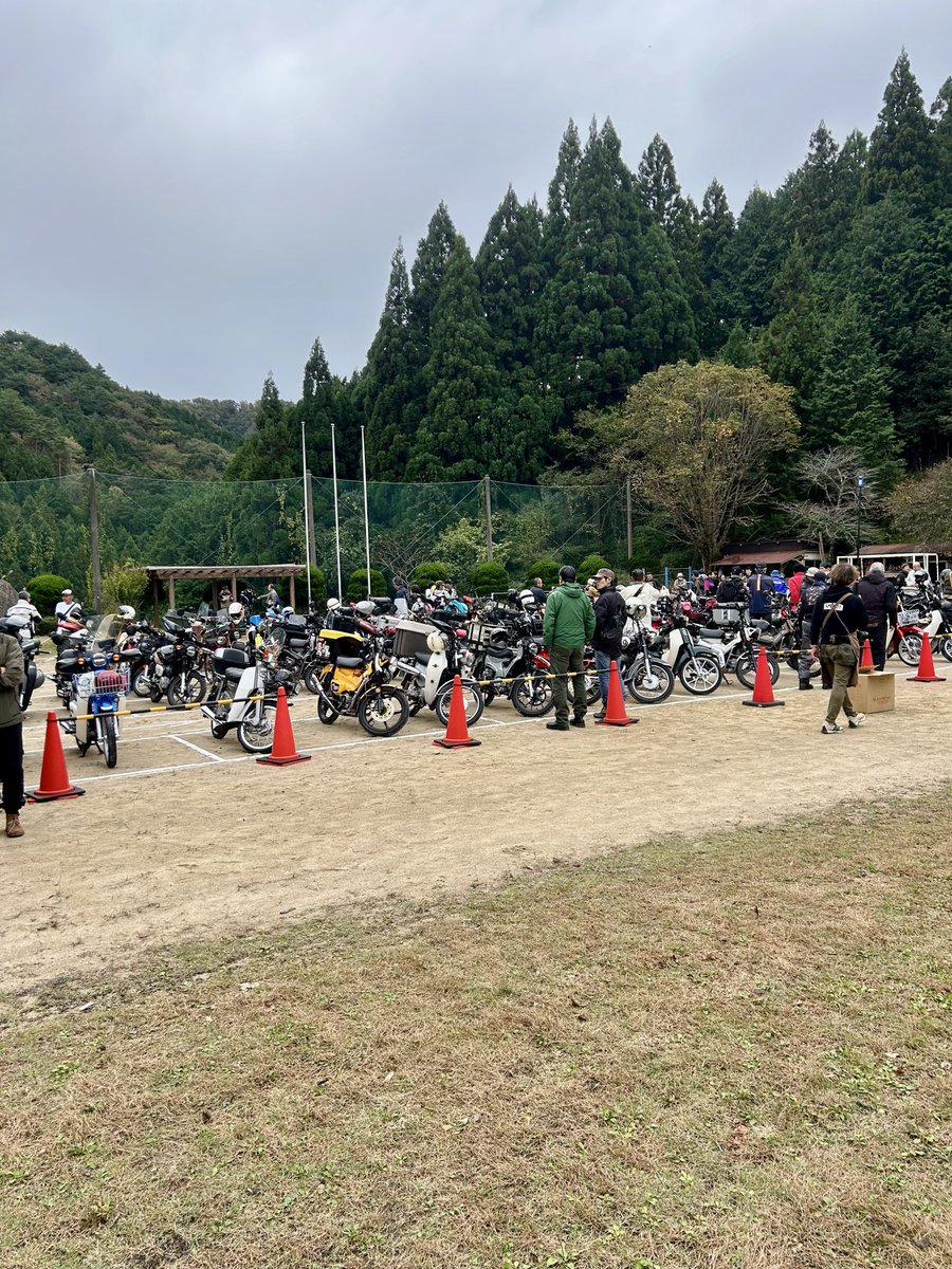 mw5ewSu4lDWKUt4's tweet image. ヤママルトミーティングに行って来ました😁

＃ヤママルトミーティング
＃ハンターカブ
#CT125
#カブ主
＃ツーリング