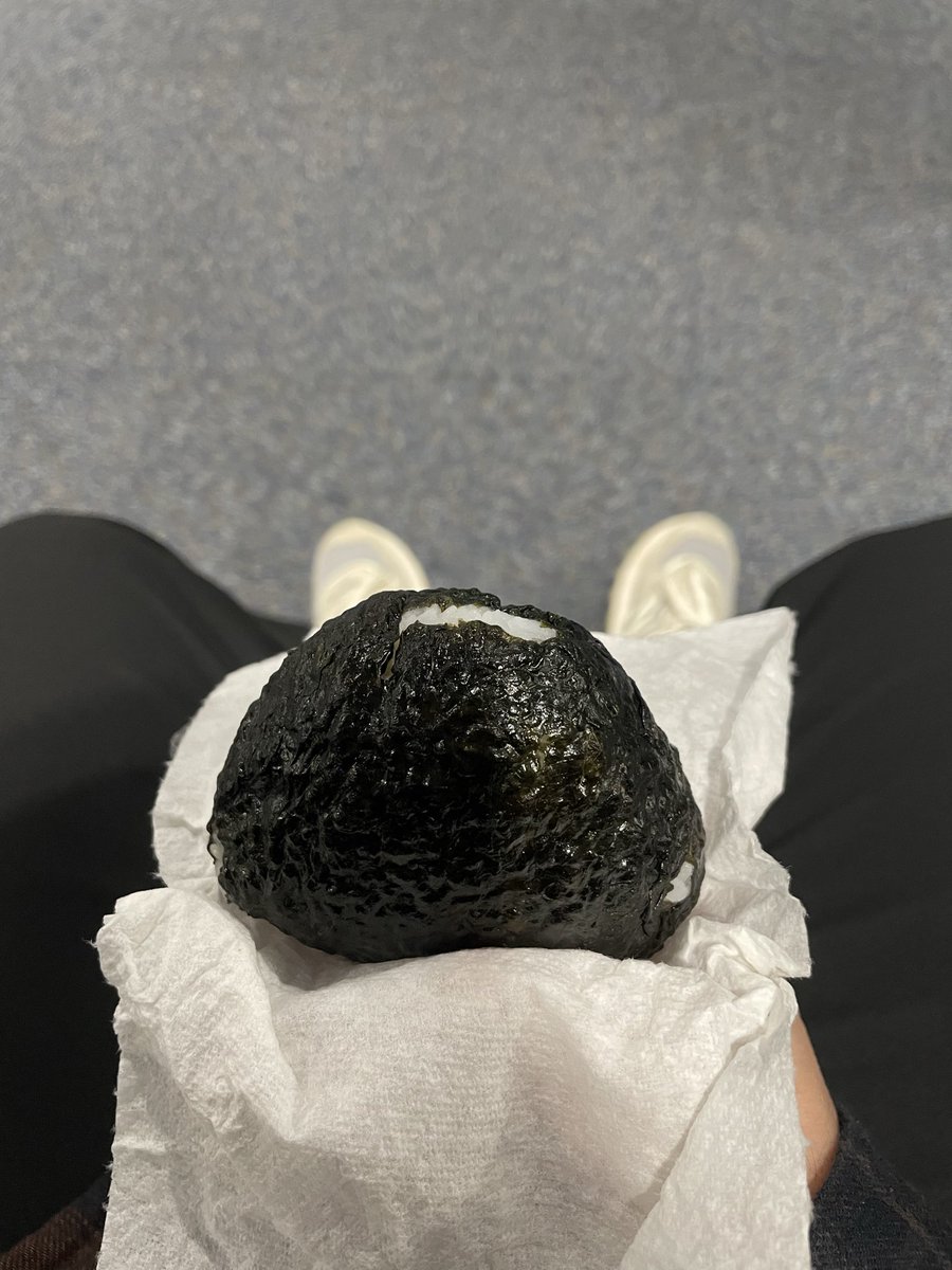 ラーメン食べに行きます

お手製おにぎりで腹ごしらえ