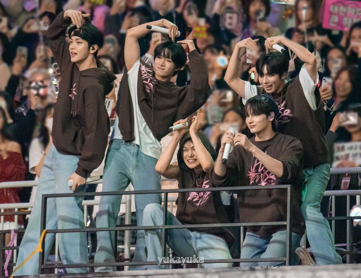 cbeomie313's tweet photo. VOTE FOR THEM
#TOMORROWXTOGETHER #2025MAMAVOTE https://t.co/MCXmG6ABI9