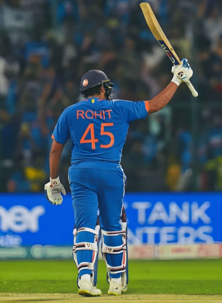 its_SanyHere's tweet image. Hitman Just OWNED Team Australia ✓

Congratulations For One More Century Rohit sharma 🫴❤️

#AUSvIND #ViratKohli #RohitSharma #Roko