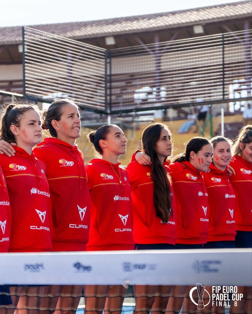 padelfederacion's tweet photo. 🇪🇸 ESPAÑA 🇪🇸 ¡Listas para defender el título de mejor selección de Europa 🏆🇪🇺 @padelfip
#PadelFEP https://t.co/W4b0jbpxr1