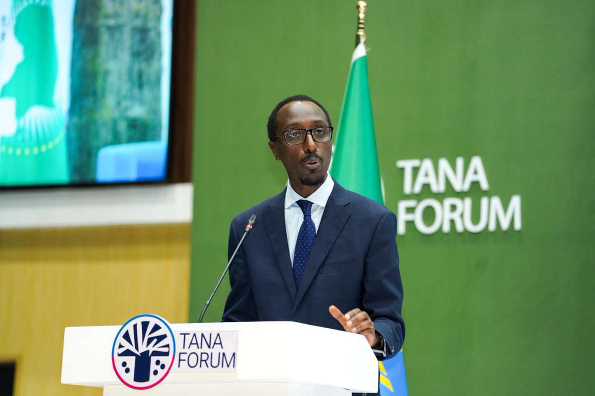 TanaForum's tweet image. H.E. Dr. Gedion Timotheos, Foreign Minister of FDRE (@MFAEthiopia), noted in his Welcoming Remarks, that “Tana Forum is a critical platform to come together and find solutions to Africa’s challenges…in candid and frank ways".