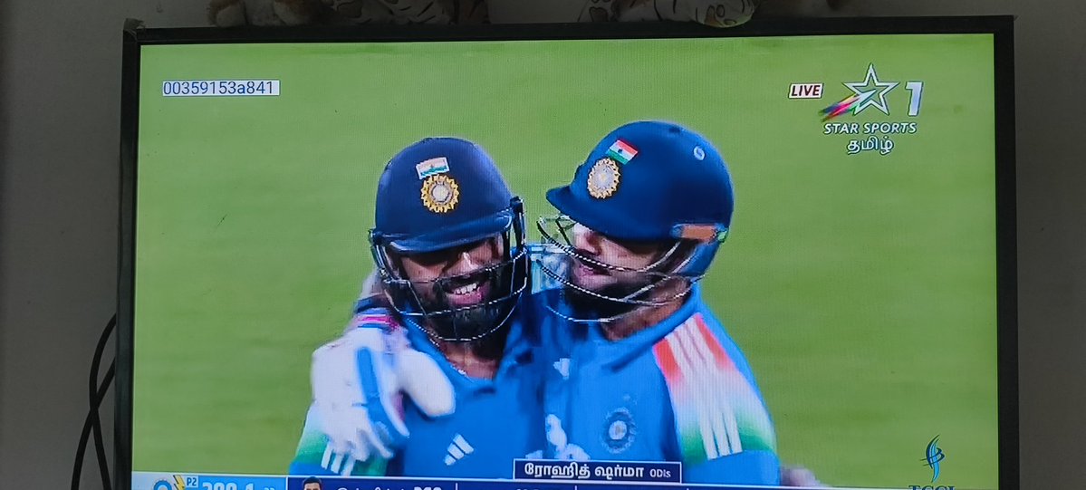 SelflessCricket's tweet image. Rohit Sharma was happy. But there was a guy more happier than him. Our King Virat Kohli. 🥹😭