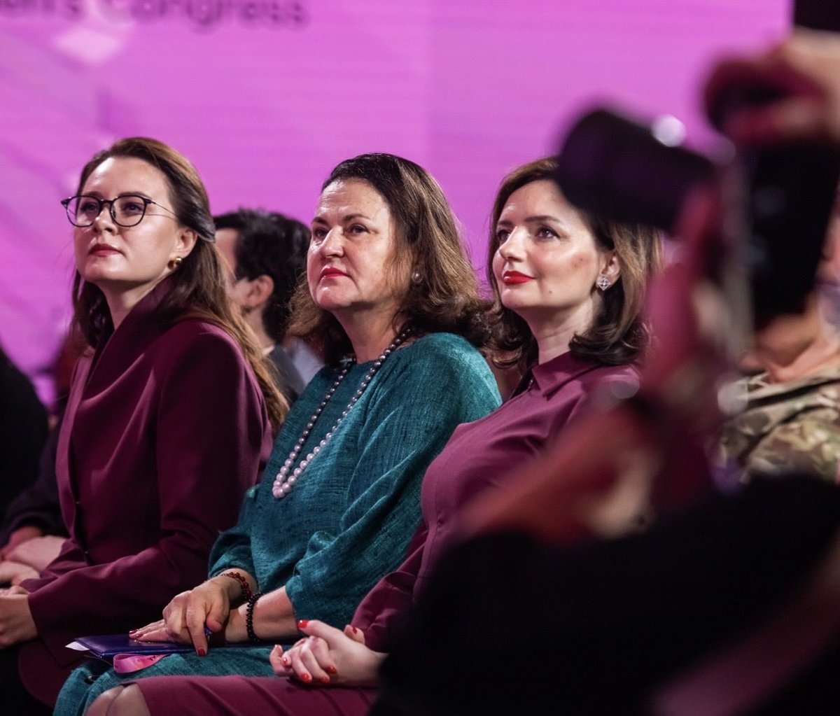 Was great honour to speak at Ukrainian Women’s Congress.

Thank you for your leadership <a href="/Svyrydenko_Y/">Yulia Svyrydenko</a> <a href="/Ole_Kondratiuk/">Olena Kondratiuk</a> <a href="/MPMaria_Ionova/">Mariia Ionova</a> 

Ukrainian women are example to the world! Whether in uniforms, aprons, on a field or in offices. We all have a lot to learn from you!!!