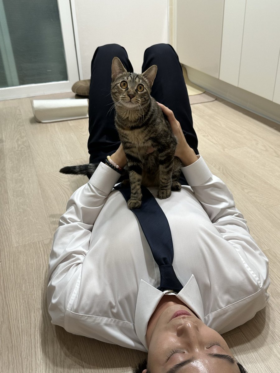 dear_hwiyoung's tweet photo. 우리집웬수남편ㅋ https://t.co/NAa6gXGMbd
