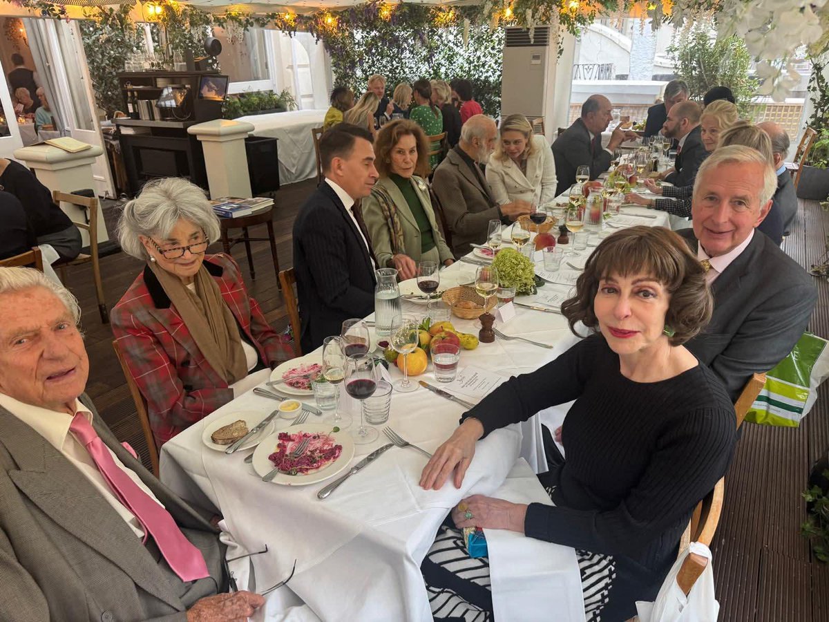 🇬🇧🎂 10 października prezes <a href="/FedPolUK/">Federation of Poles in GB</a> Alicja Donimirska miała zaszczyt uczestniczyć w przyjęciu urodzinowym HRH the Duke of Kent który obchodził swoje 90 urodziny.

Książe przez całe swoje życie wspierał Polskę i Polaków w Wielkiej Brytanii, utrzymując wyjątkową więź z naszym