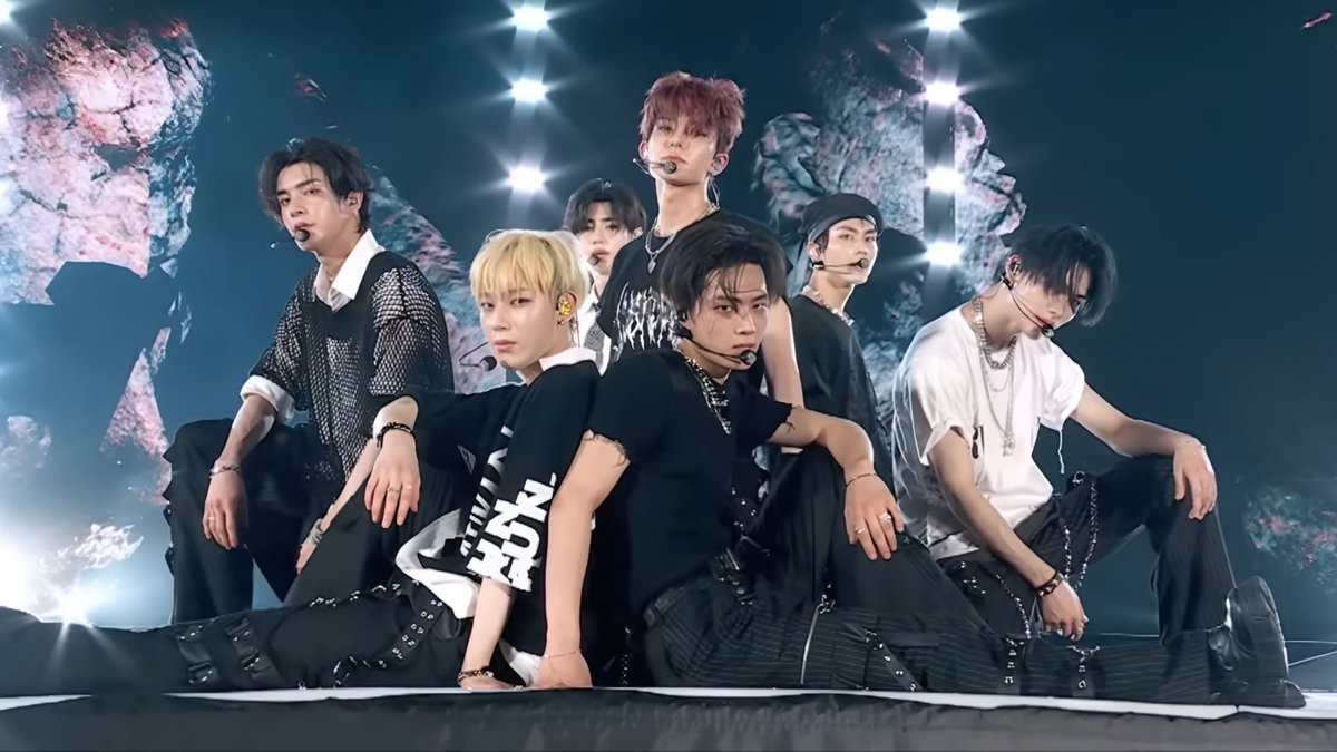 ㅤ
Though the night feels young, ENHAVEN has already delivered two spectacular stages. The audience is far from satisfied, their cheers echoing in the hall, proof of the joy and awe that fill this comeback showcase.
ㅤ