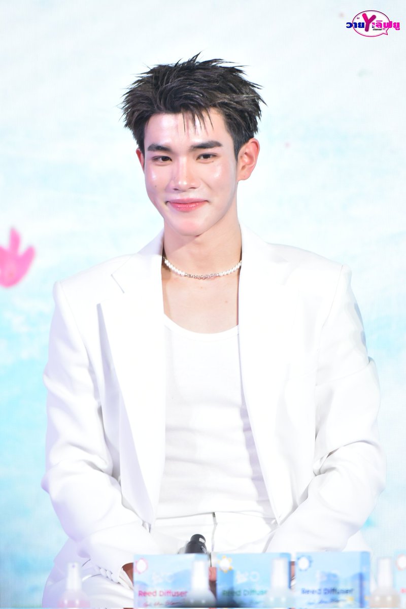 ออร่าฉ่ำ เป็นแก้วเป็นแสงของจริง" โฟร์ท ณัฐวรรธน์  " ในงาน " King's Stella Feel the Bloom "😉🌸

FEEL THE BLOOM WITH GEMINI FOURTH

#KingStellaxGeminiFourth  
#Kingstella #FeelTheBloom
#โฟร์ทณัฐวรรธน์  #Fourthnattawat
