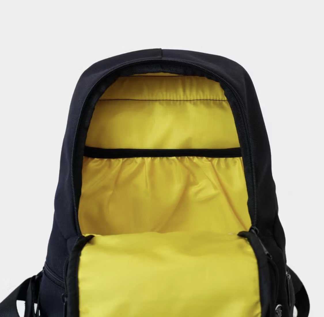 inavvery's tweet photo. ✨PRELOVED✨
Tas Ransel CRSL masih baru, good condi, dijual karna laptop ku 15inch jadi ga muat huhu
link oren : https://t.co/hZSPJ1jlIr https://t.co/zrucSrRsUT