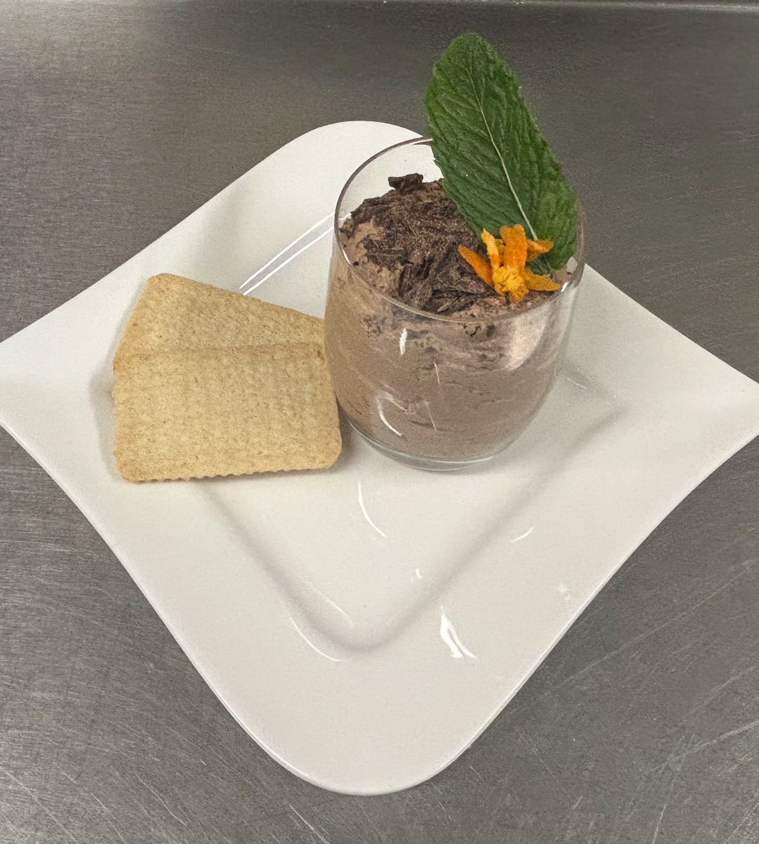 The Boathouse Hotel Holyhead tweet media