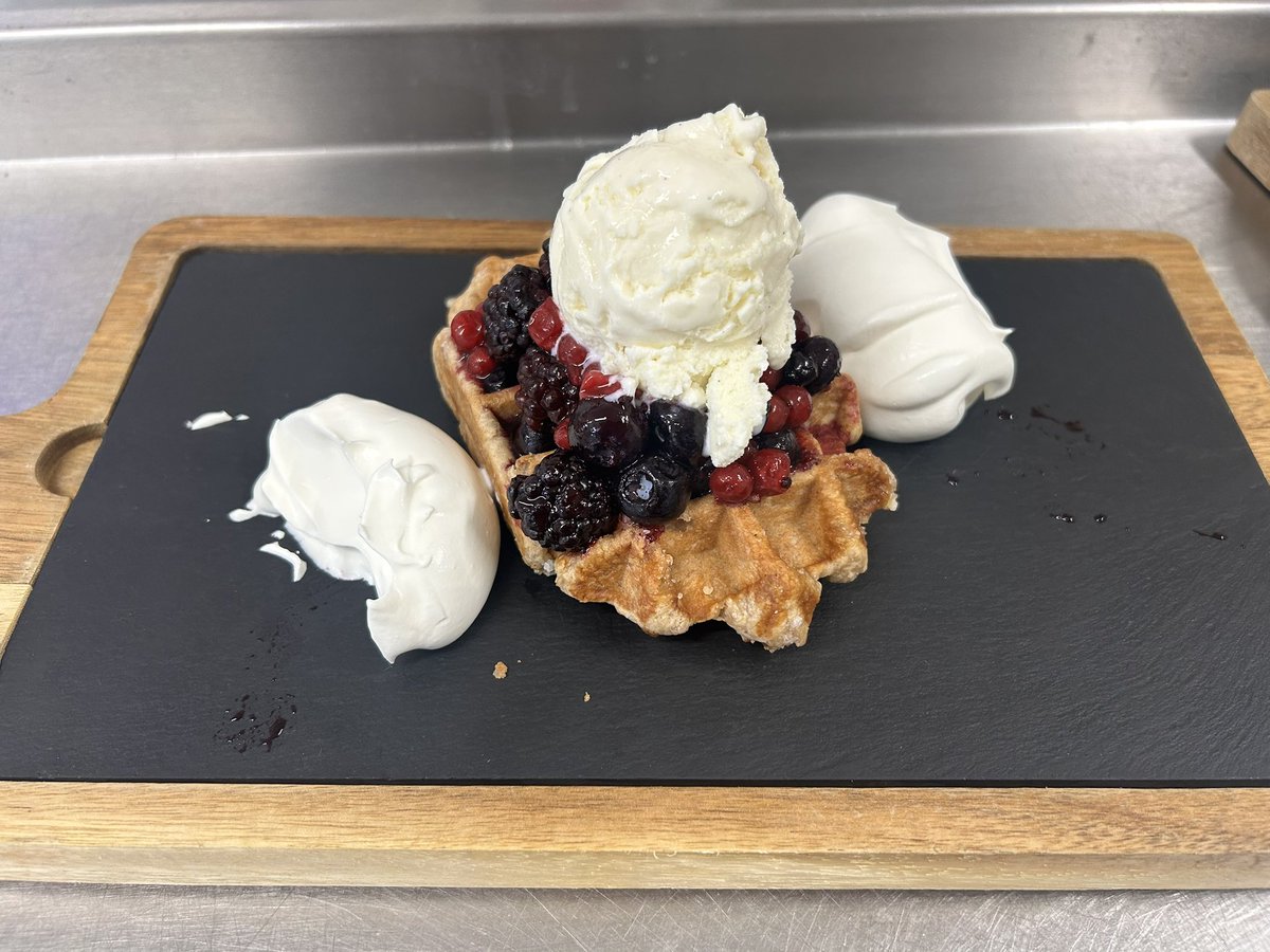 The Boathouse Hotel Holyhead tweet media