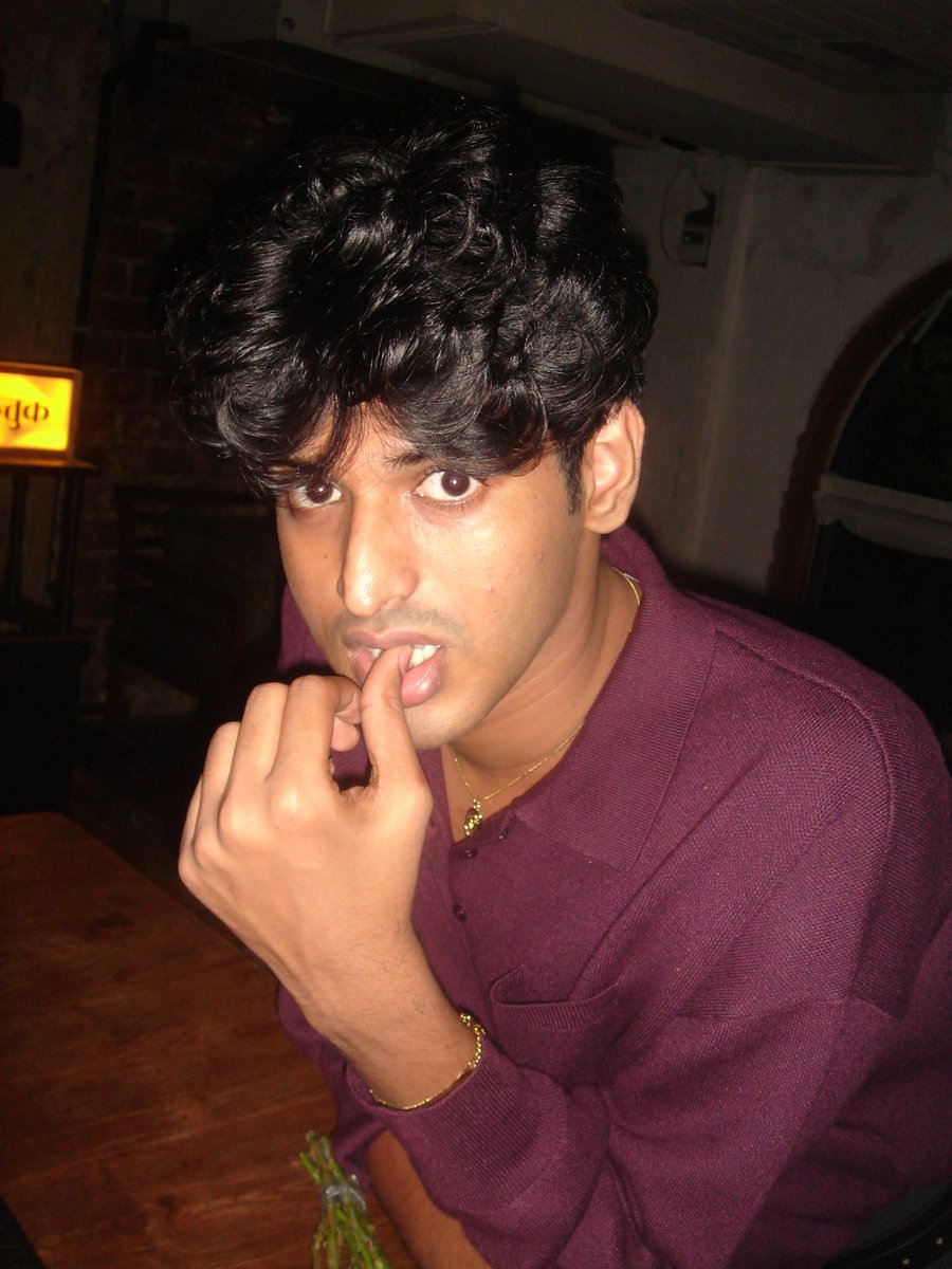 Ayotsktsktsk's tweet image. Giving oopsies