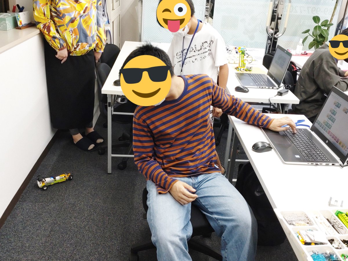 it_lecture's tweet image. 中級コースはWeDo2.0を2セット使って、複雑な動きのロボット作り。
上級コースはWordpressを使って自分のホームページ作り。
ジュニアプログラミング検定を受験した受講生は、満点の合格証を渡すことができました。
おめでとう！

AB-Netキッズプログラミング講座 abnet.co.jp/kids/

#キッズ
