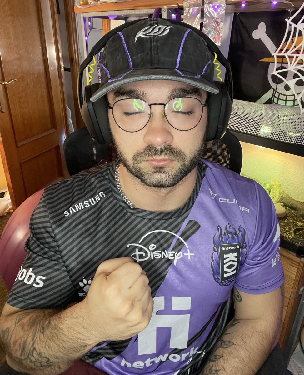 Acuos 🦇 tweet media