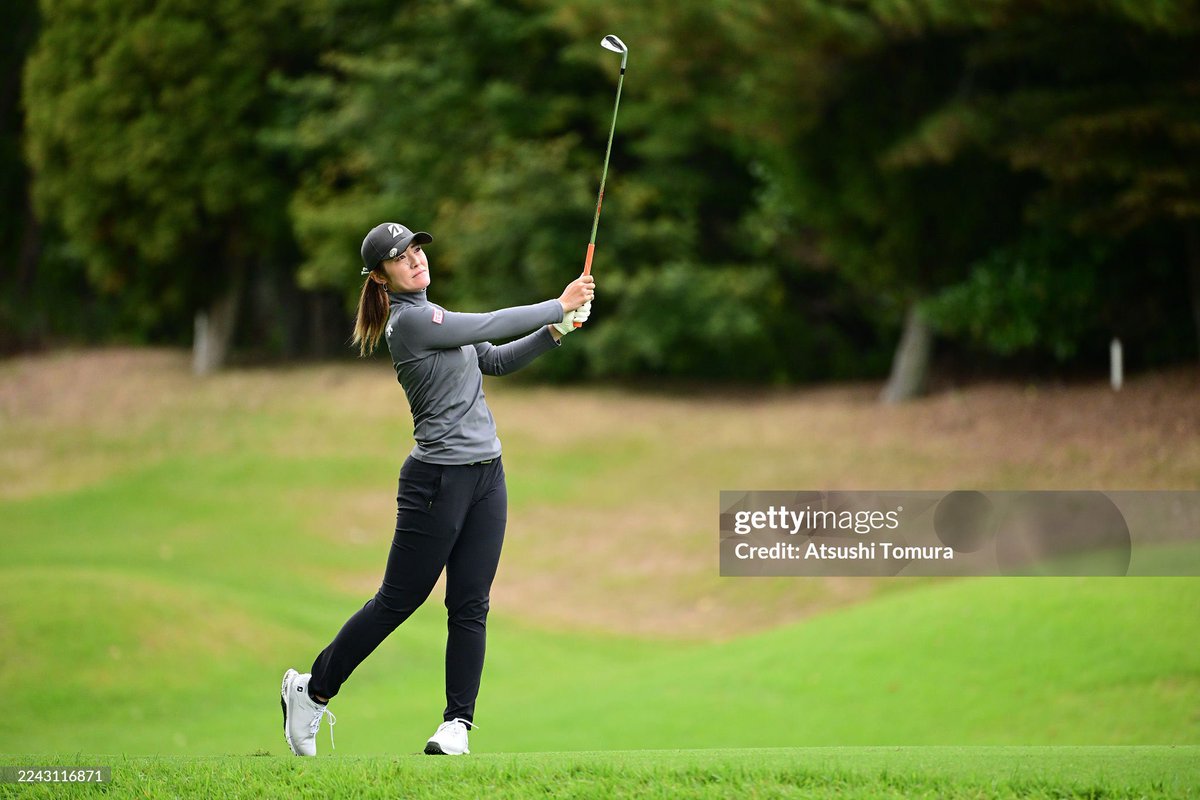 DESCENTE ボストンバッグ 渡邊彩香プロ サイン入り DESCENTE ボストンバッグ 渡邊彩香プロ サイン入り DESCENTE ボストン