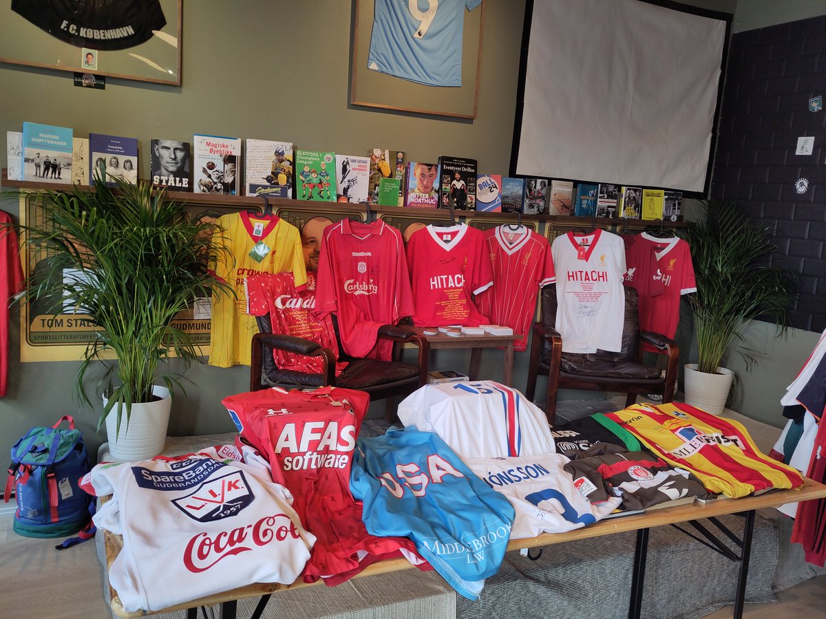 ForzaSecondHand's tweet image. 50% rabatt på (nesten) alt av utøverbrukte (matchworn/kampbrukte) varer ut oktober. Auksjon på 8 signerte Liverpool-drakter avsluttes i morgen. Steven Gerrard, Phil Neal, Alan Kennedy, Vladimir Smicer. Steve McMahon +++. 

forzasecondhand.no/collections/ut…

forzasecondhand.no/collections/au…