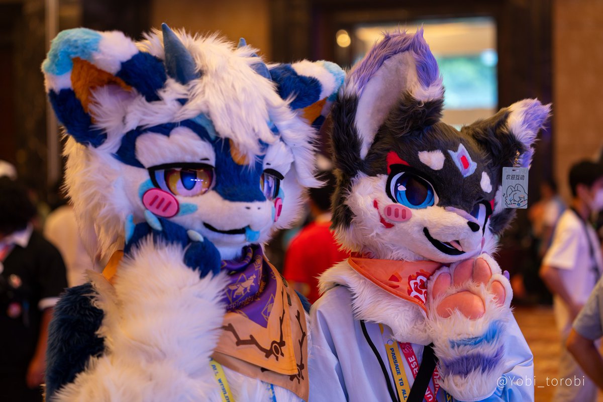 欢迎互动
#FursuitFriday