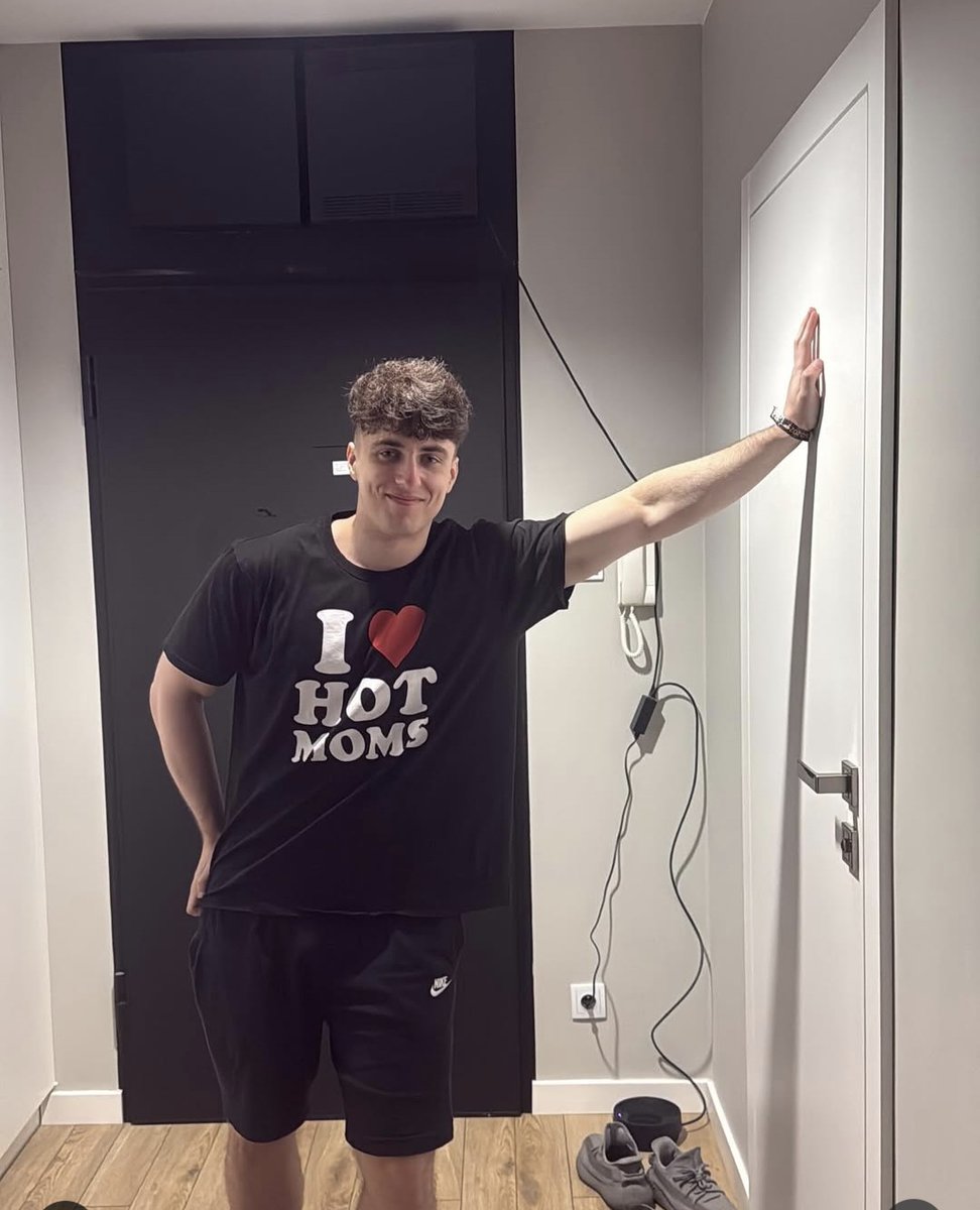 meloniklol's tweet image. Hello, i am resuming individual coaching for TOPLANE only, if you want more details you can contact me on DM or my discord: melon4786 👍