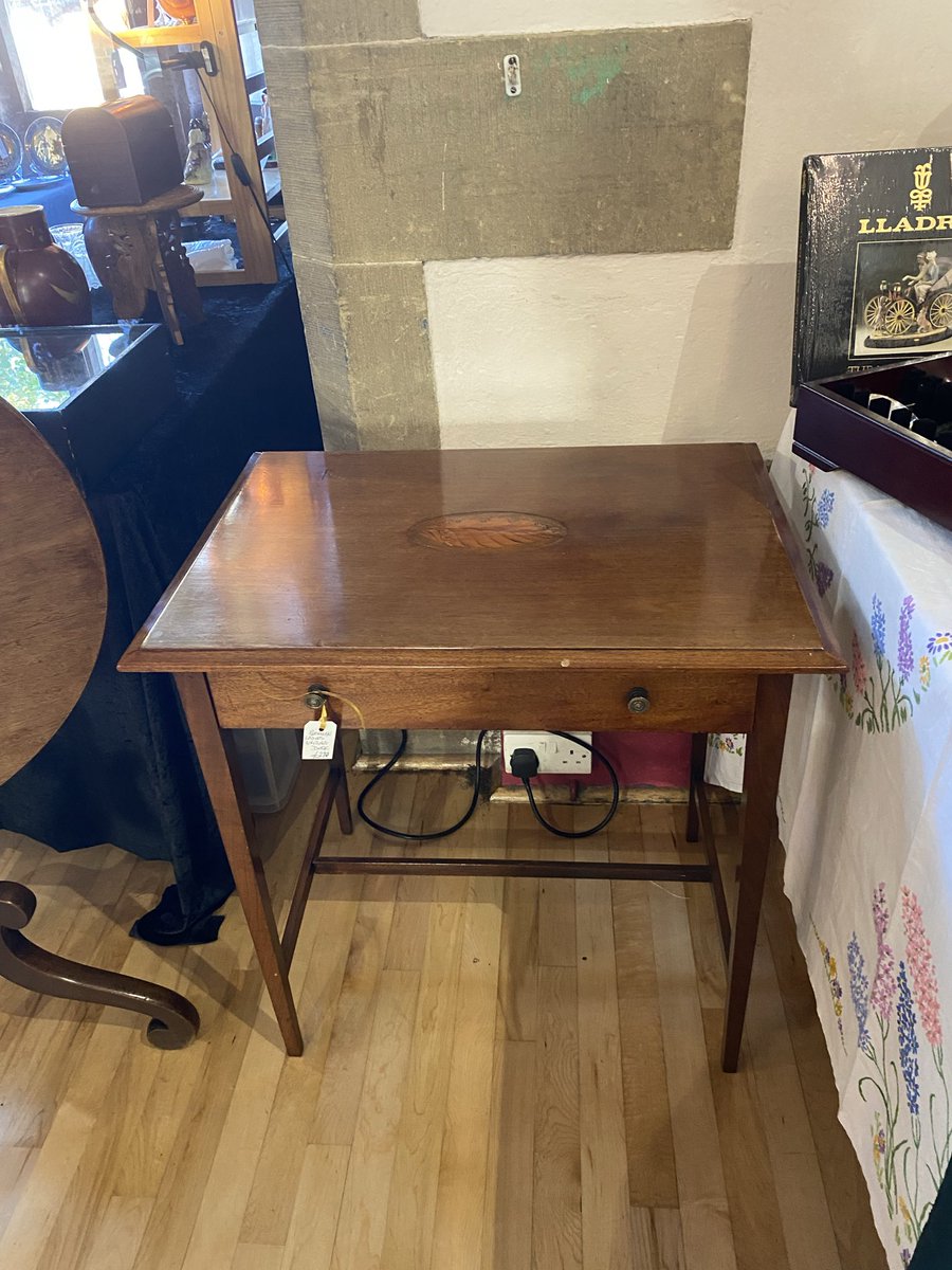 bluestone135's tweet photo. #Ripon #Harrogate Ripley Antique and Vintage fair at town hall near Harrogate 9am to 3.30pm some lovely items to see and buy this Saturday 25 and 26 October 2025 https://t.co/lHGnDvCwCi