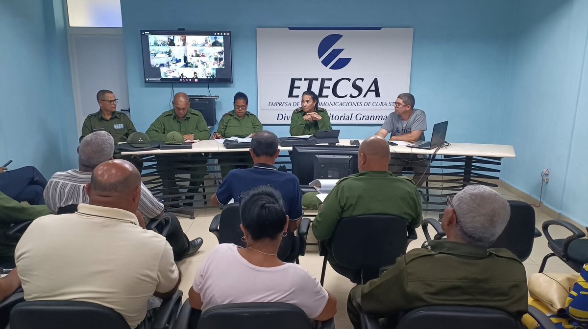 🌀🇨🇺 Ante la proximidad de la #Tormenta #Tropical #Melissa se activaron los Consejos de Defensa del territorio oriental. 

💢Con sus Presidentes al frente se trabaja en función de preservar lo más valioso, las vidas humanas. 

✍️📸 <a href="/EjrcitoOrienta1/">Ejército Oriental</a> 
<a href="/MinfarC/">Minfar_Cuba</a> 
<a href="/WalterNoris/">Walter Simon Noris</a>