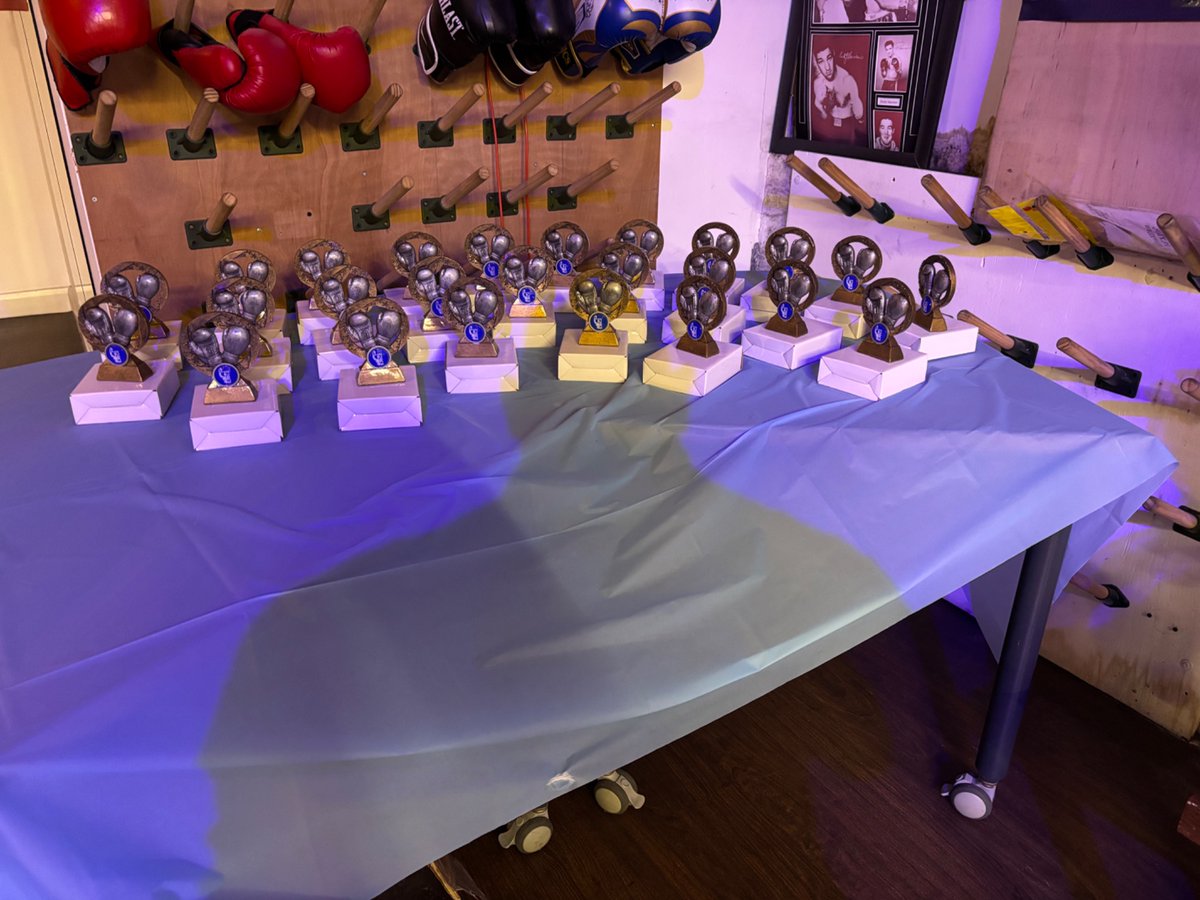 All set up an r”Ready to rumble” going be a great community night. There’s to all for support and all who donated raffle prizes.🥊